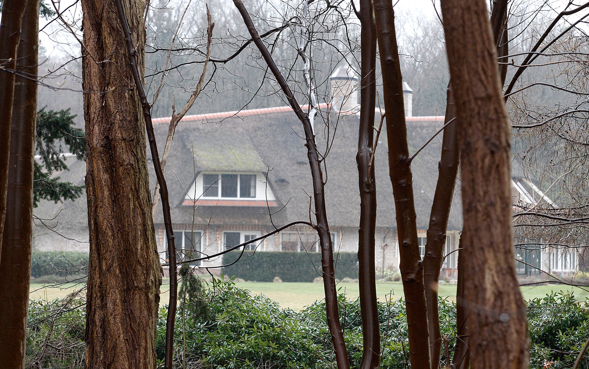 Een enorm landhuis staat in het midden van landgoed De Haar. Cees Baars