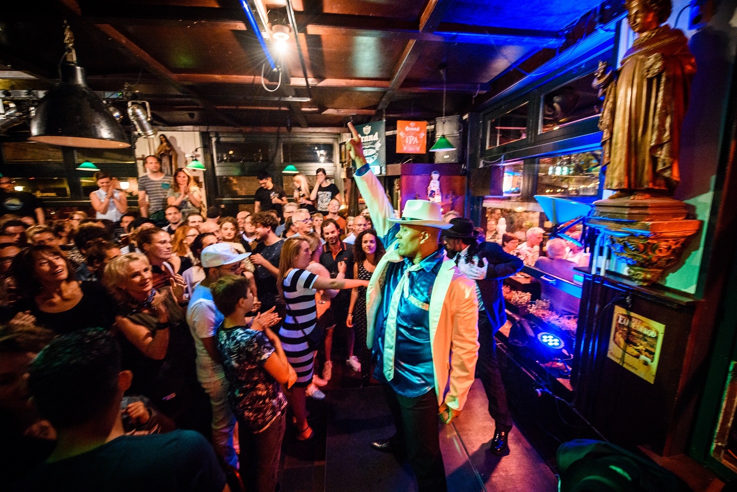 't Elfde Gebod gaat weer open, met carnaval nog. ‘t Elfde Gebod gaat weer open, met carnaval nog. Foto: Jostijn Ligtvoet