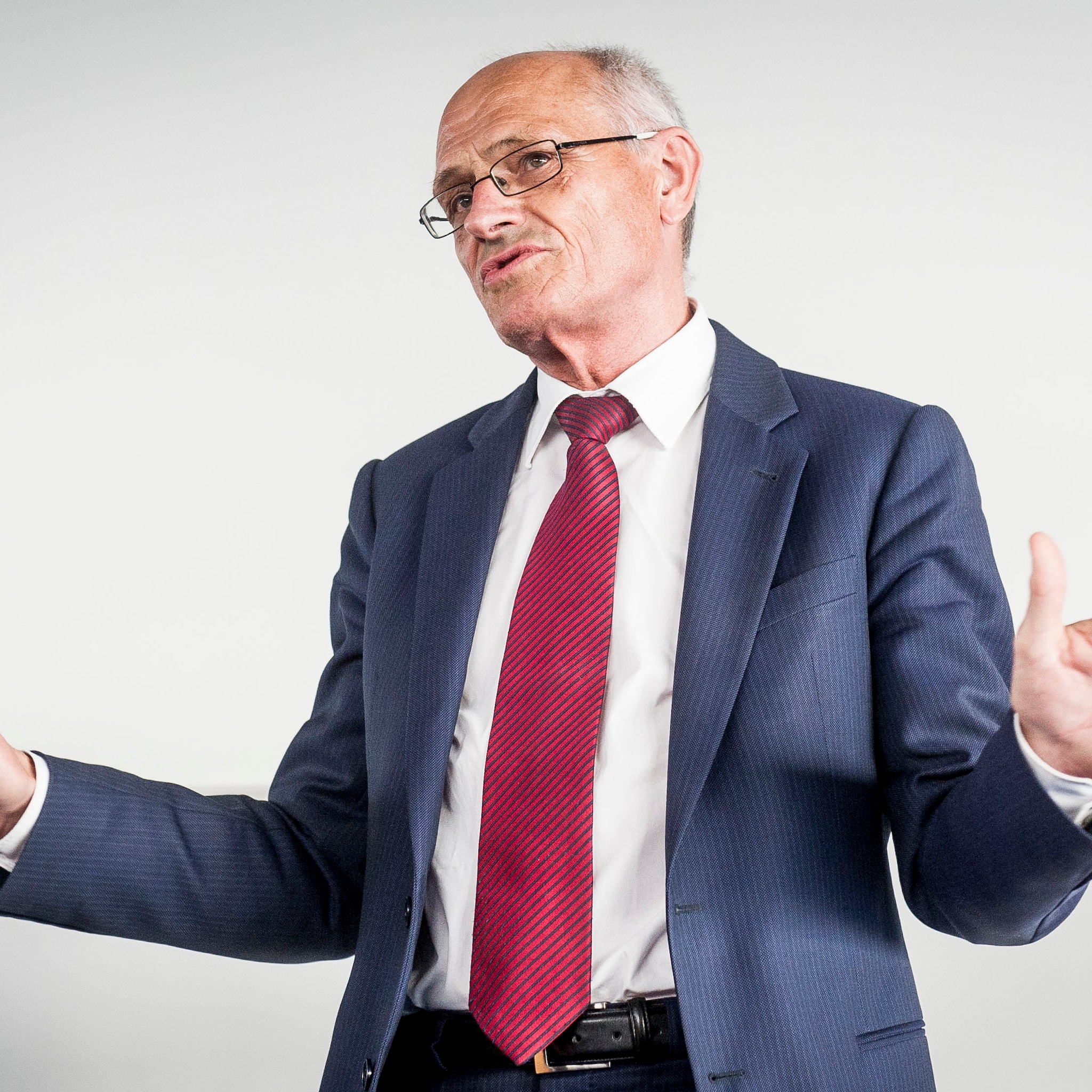 sanderink moet 91 miljoen betalen dat lijkt te kunnen met verkoop bedrijven maar doet hij dat ook