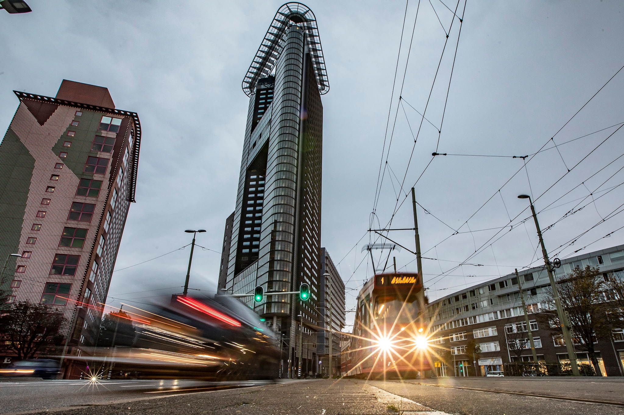 De Haagse Toren, ook bekend als Het Strijkijzer. Club Omen zit op de bovenste drie verdiepingen. Thierry Schut