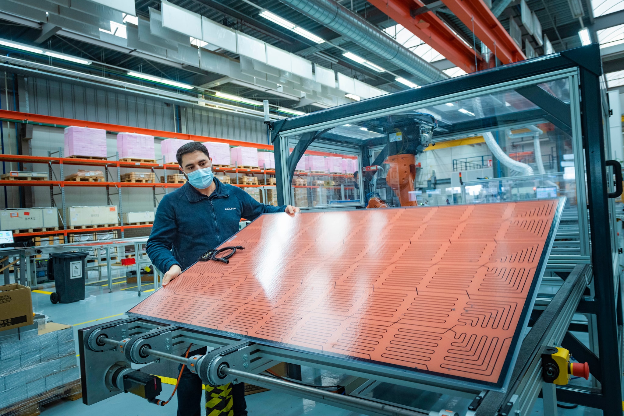Nederlandse fabrikant van gebouwgeintergreerde zonnepanelen Exasun bracht een recycle zonnepaneel op de markt. Daniella Van Bergen