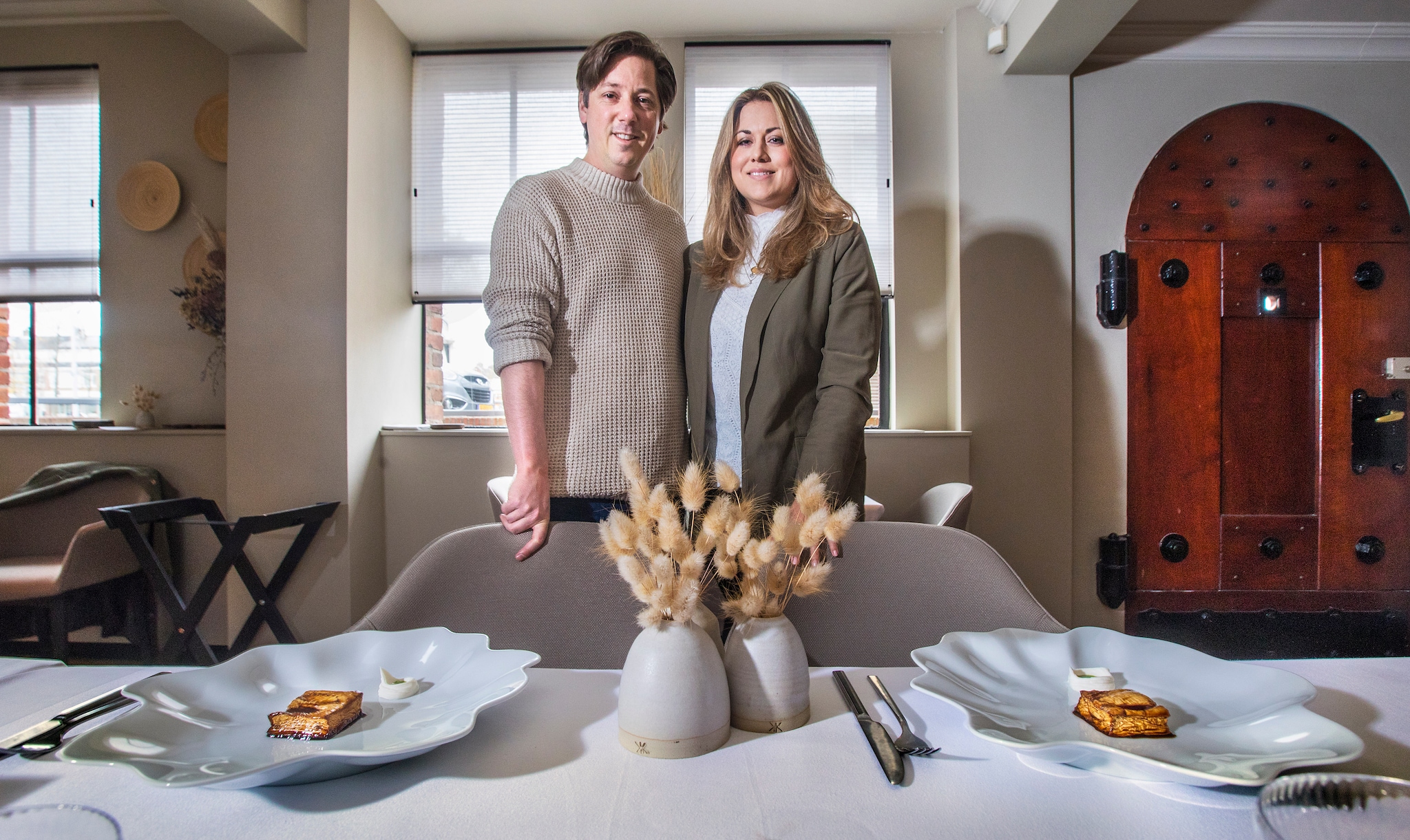 Niven Kunz en Virginie van Bronckhorst in restaurant Triptyque. Niven Kunz en Virginie van Bronckhorst in restaurant Triptyque. Foto: AD/Frank Jansen.