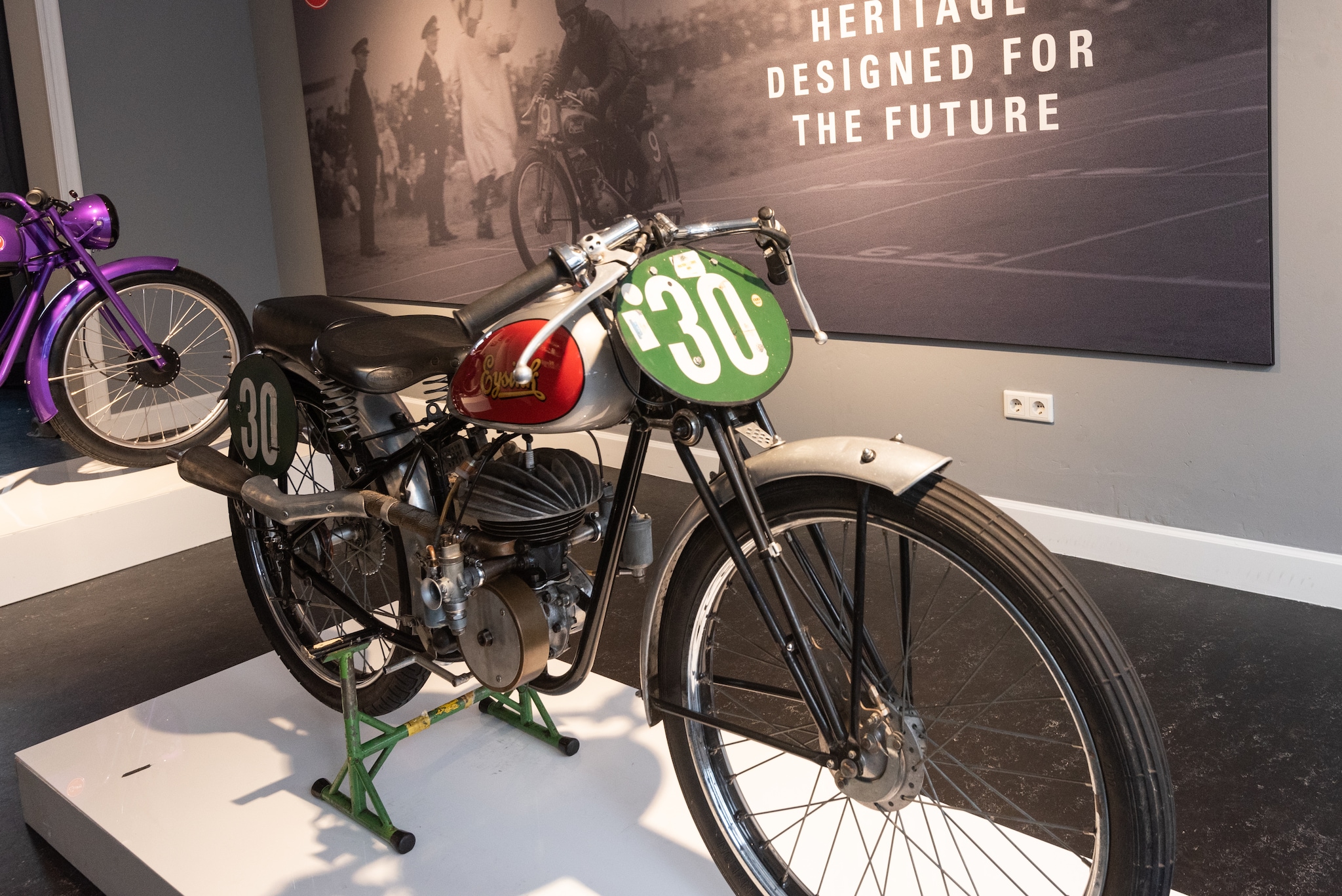 Een Eysink 125 cc ‘wegracer’ uit 1936, inspiratiebron voor de Eysing Pioneer e-moped. Cees Wouda