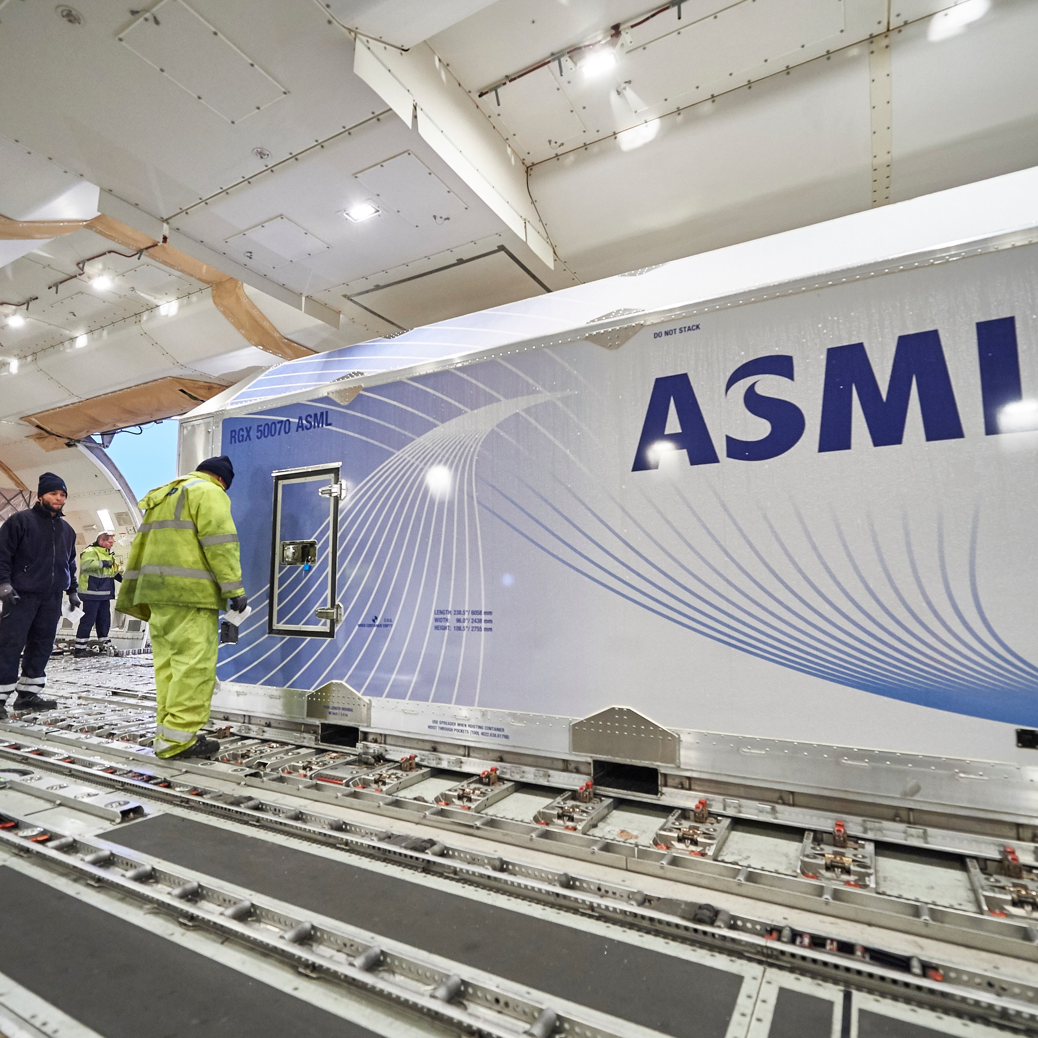 toeleveranciers over snoeiend asml niet te hard vet wegsnijden