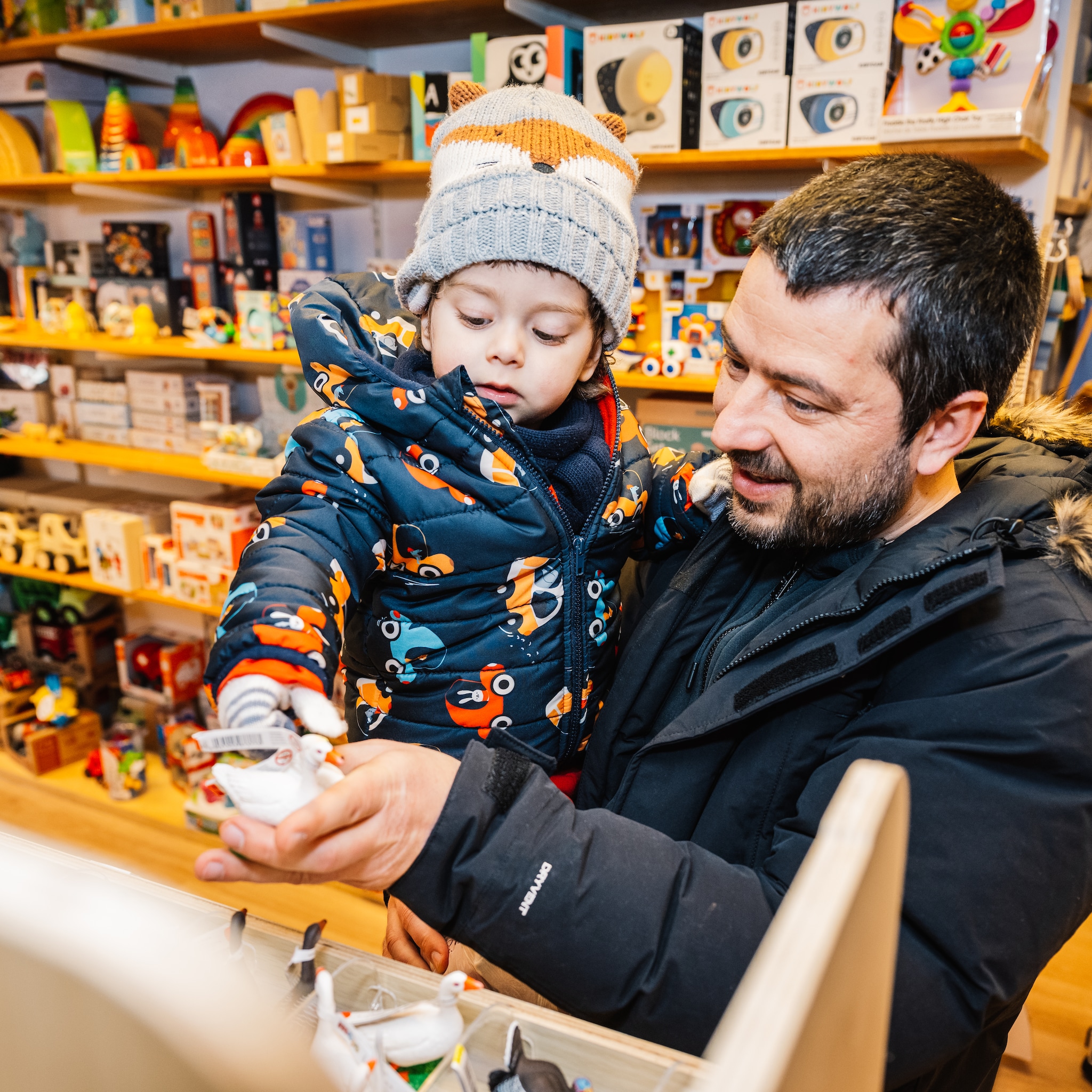 speelgoedwinkel smyths intertoys toychamp retail online china volwassenen