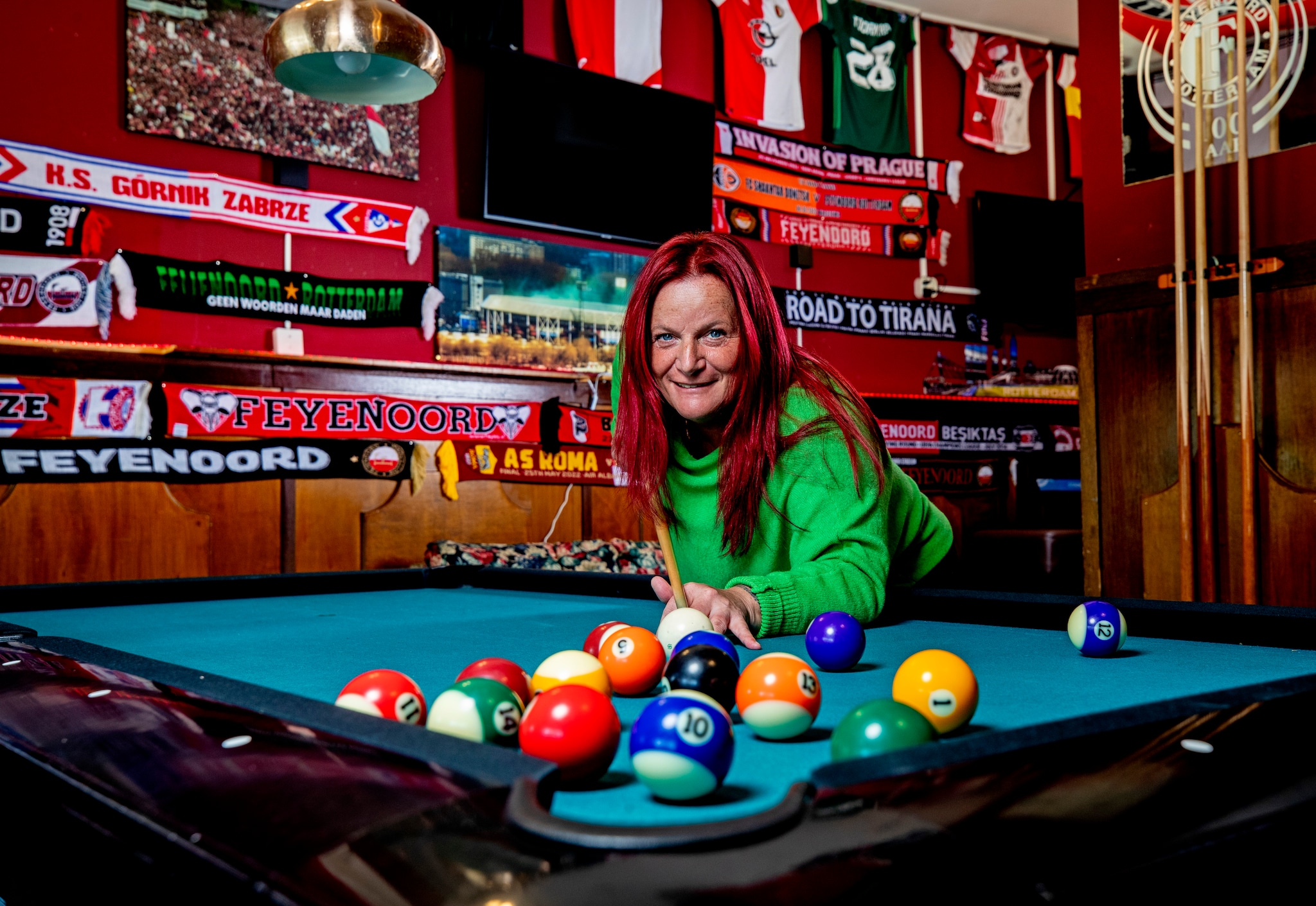 Angela van Dorp van Costa del Sol is niet van plan om haar Feyenoordkroeg te koop te zetten: 'Ik ga door tot het bittere eind' Pim Ras Fotografie