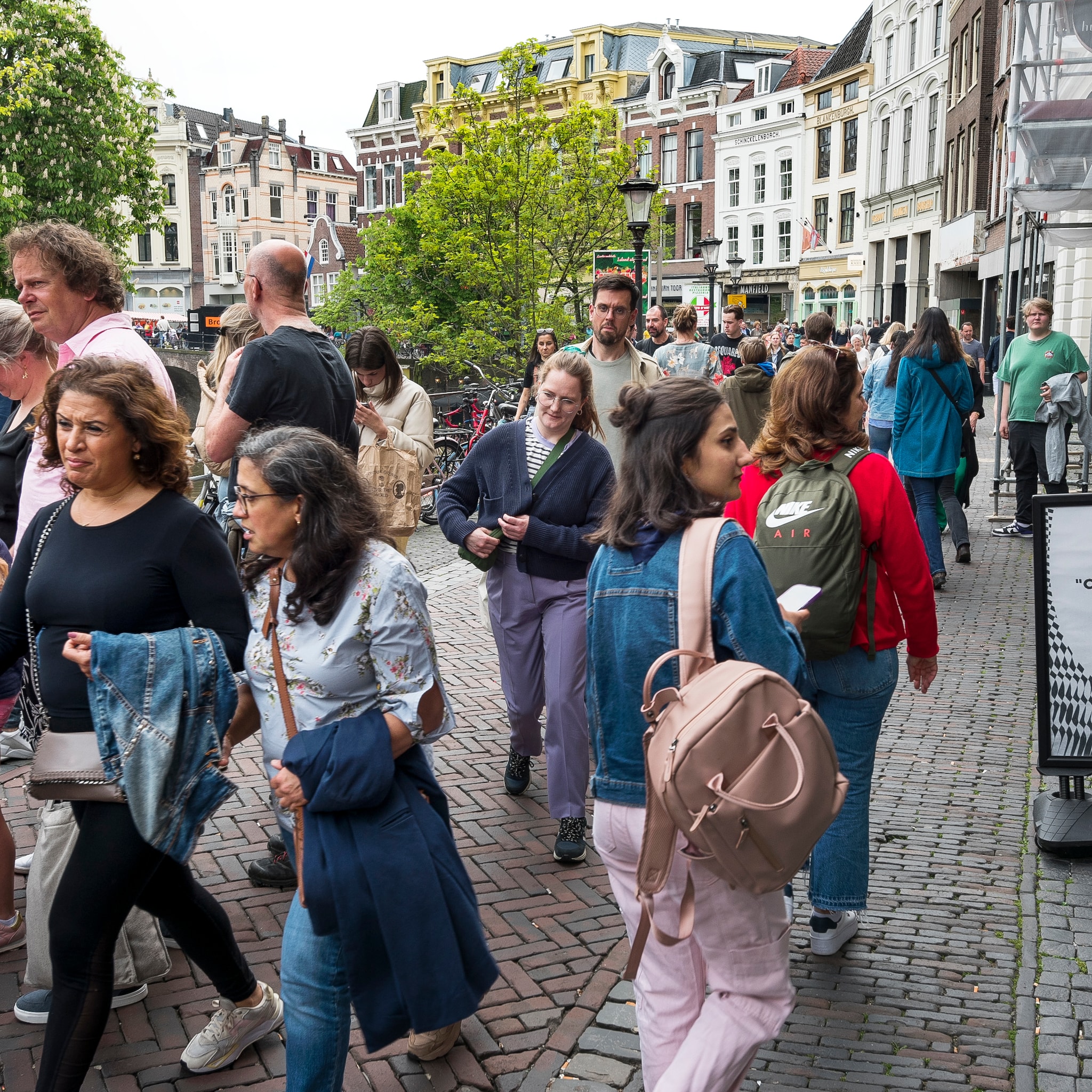 het water staat ondernemers aan de lippen veel verborgen armoede in horeca en detailhandel