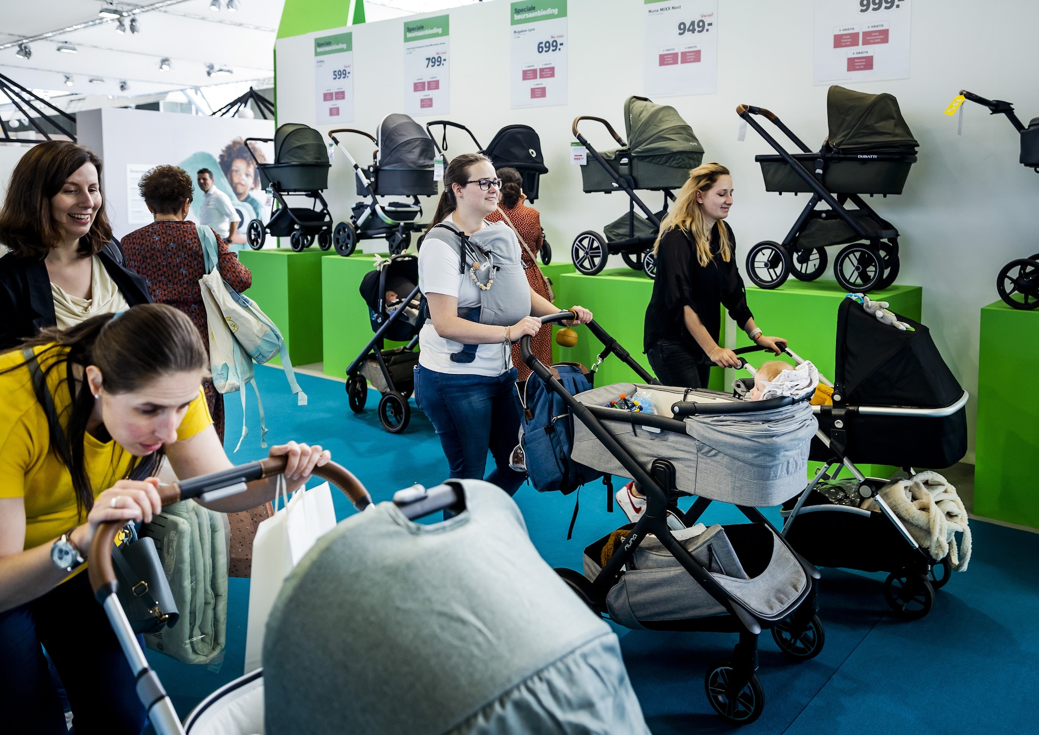 14 februari 2024: bezoekers op de eerste dag van de Negenmaandenbeurs in de RAI. ANP /  ANP