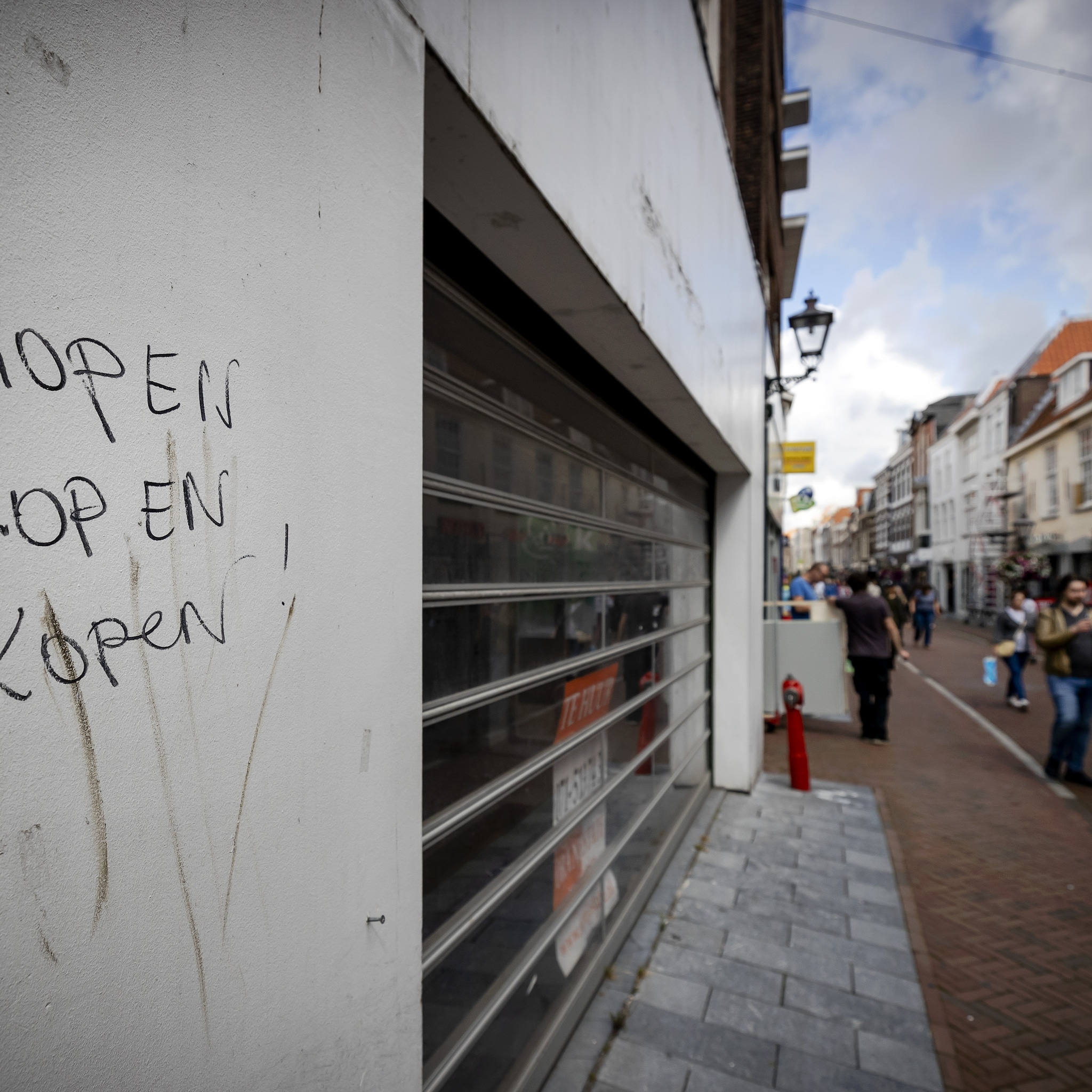 nederland blijft in recessie na nieuwe economische krimp