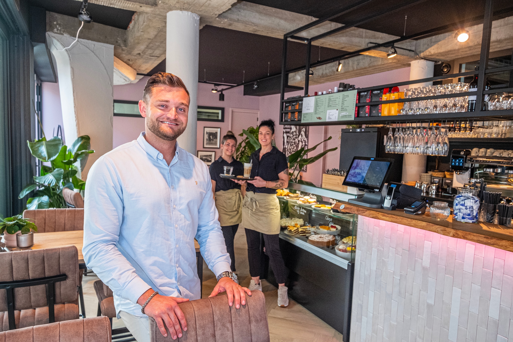 Danny Pennings in het Koffiehuis in Gennep Theo Peeters