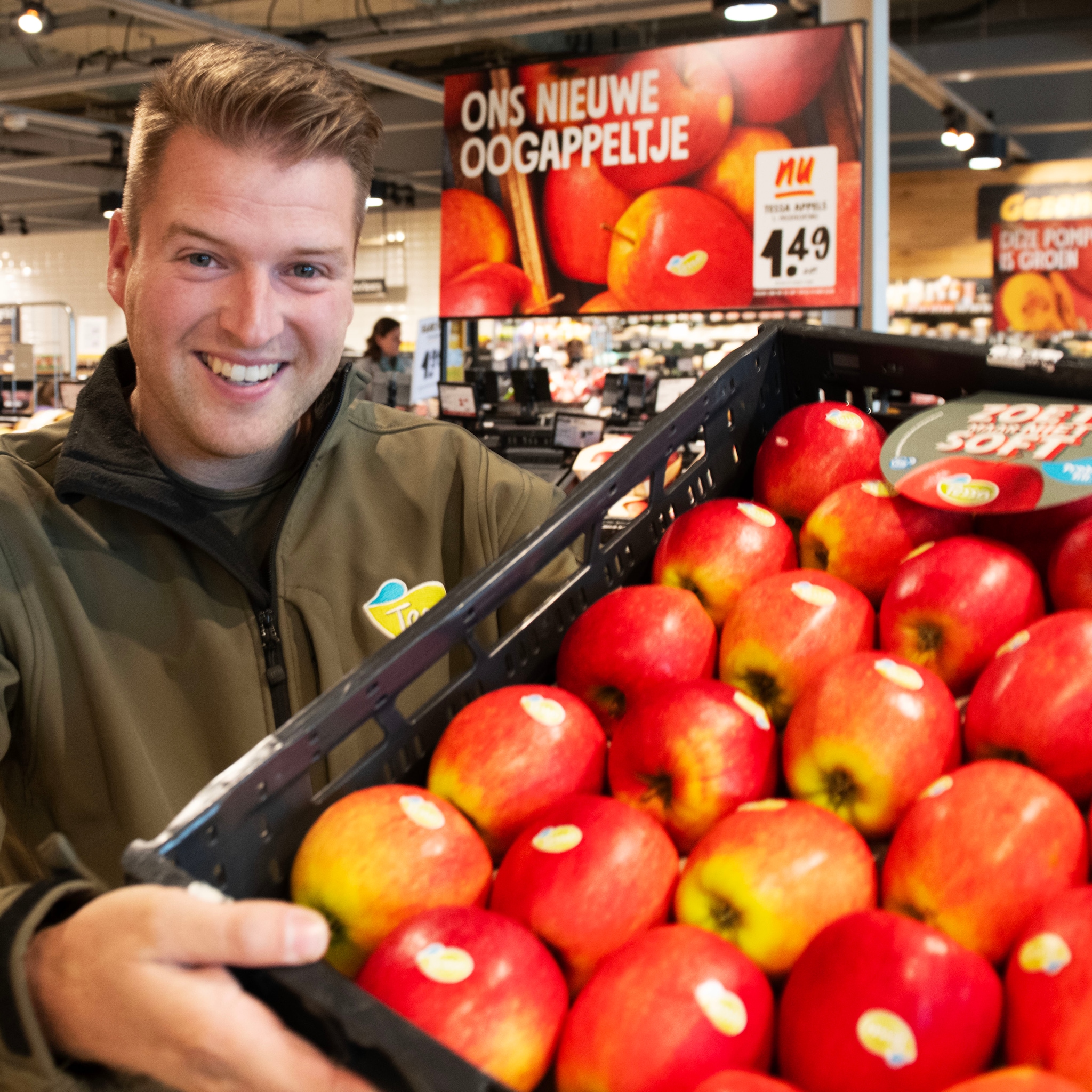 vergeet de pink lady en granny smith de knalrode splinternieuwe appel van mark verovert nederland