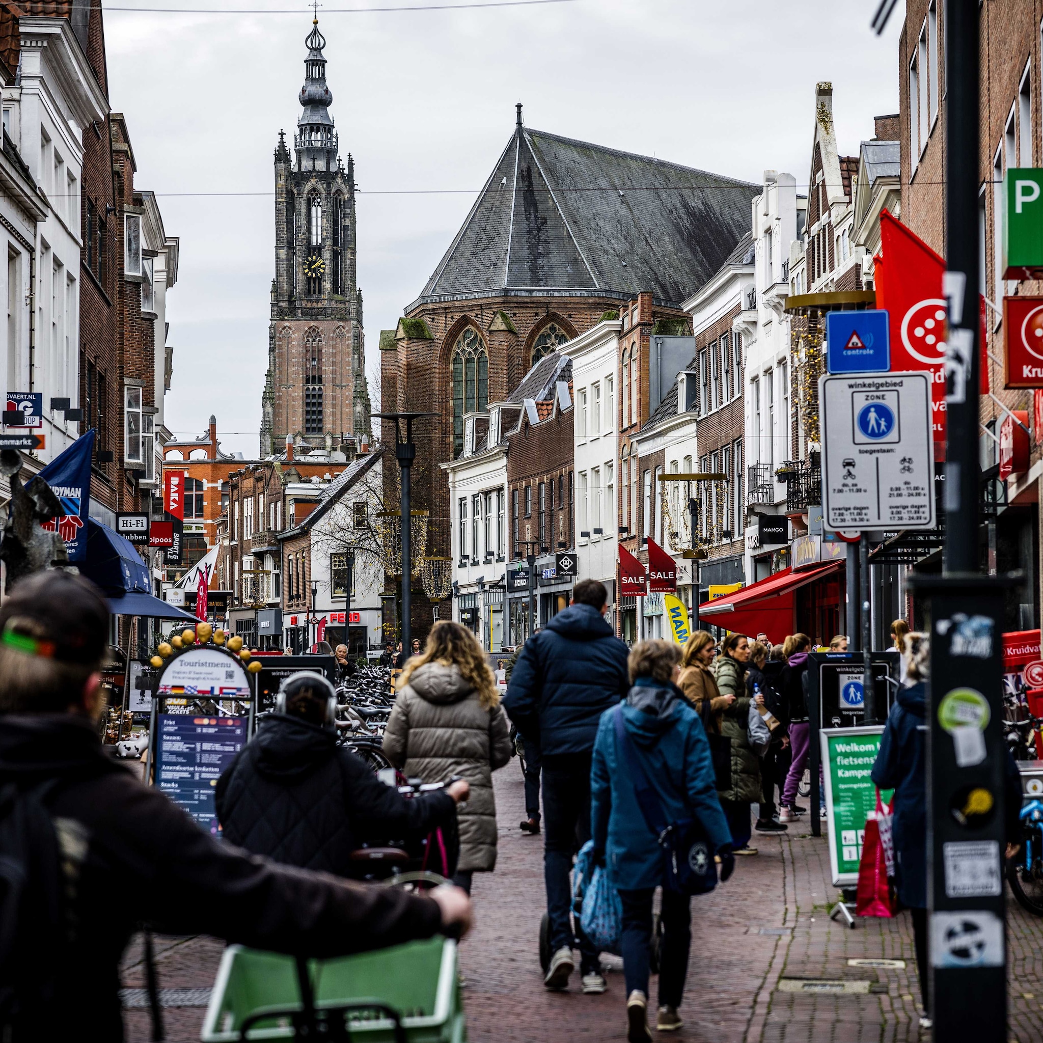 nederlandse winkeliers zetten meer om door hogere prijzen