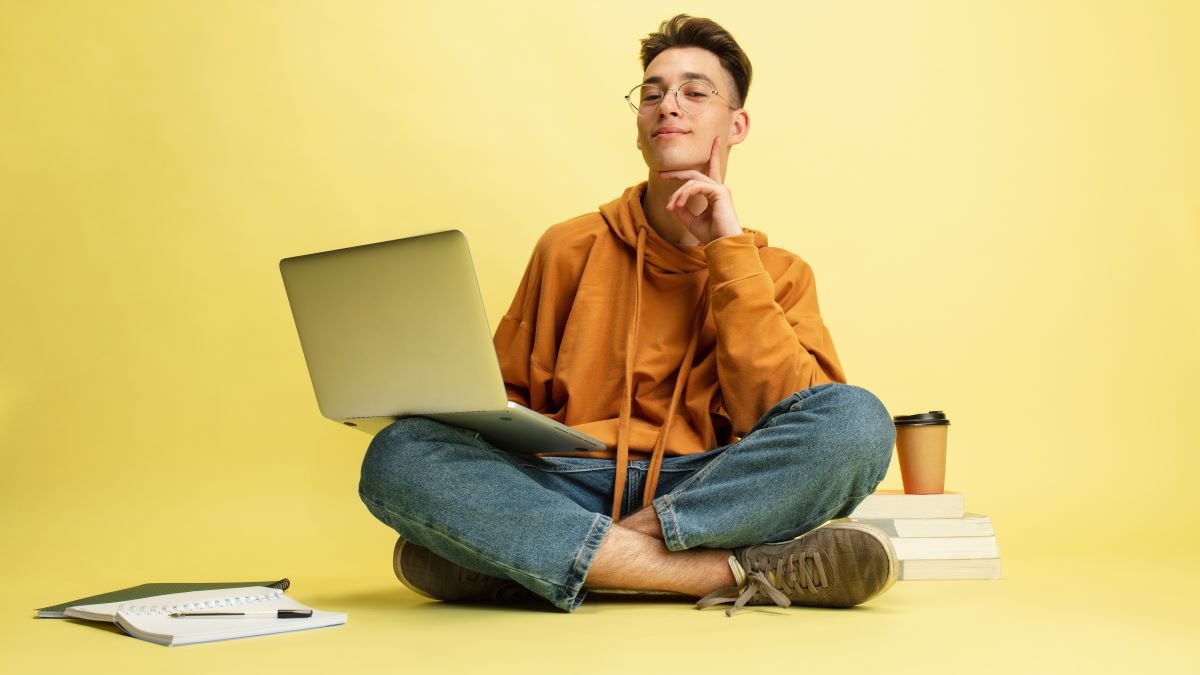 Steeds meer jonge mensen hebben geen zin in social media op hun werkcomputer. Shutterstock