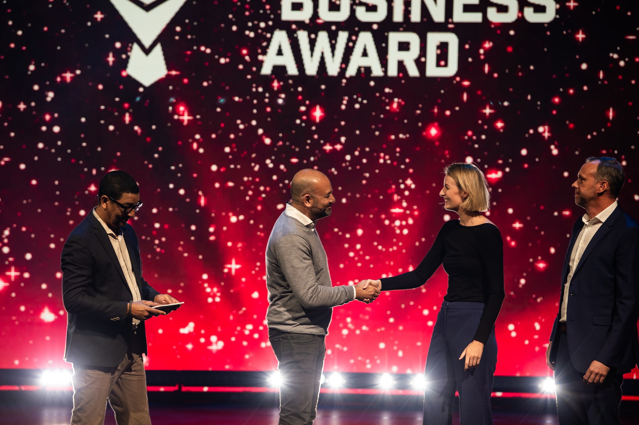 Itai Gross (midden) van Naduvi. AFAS Young Business Award