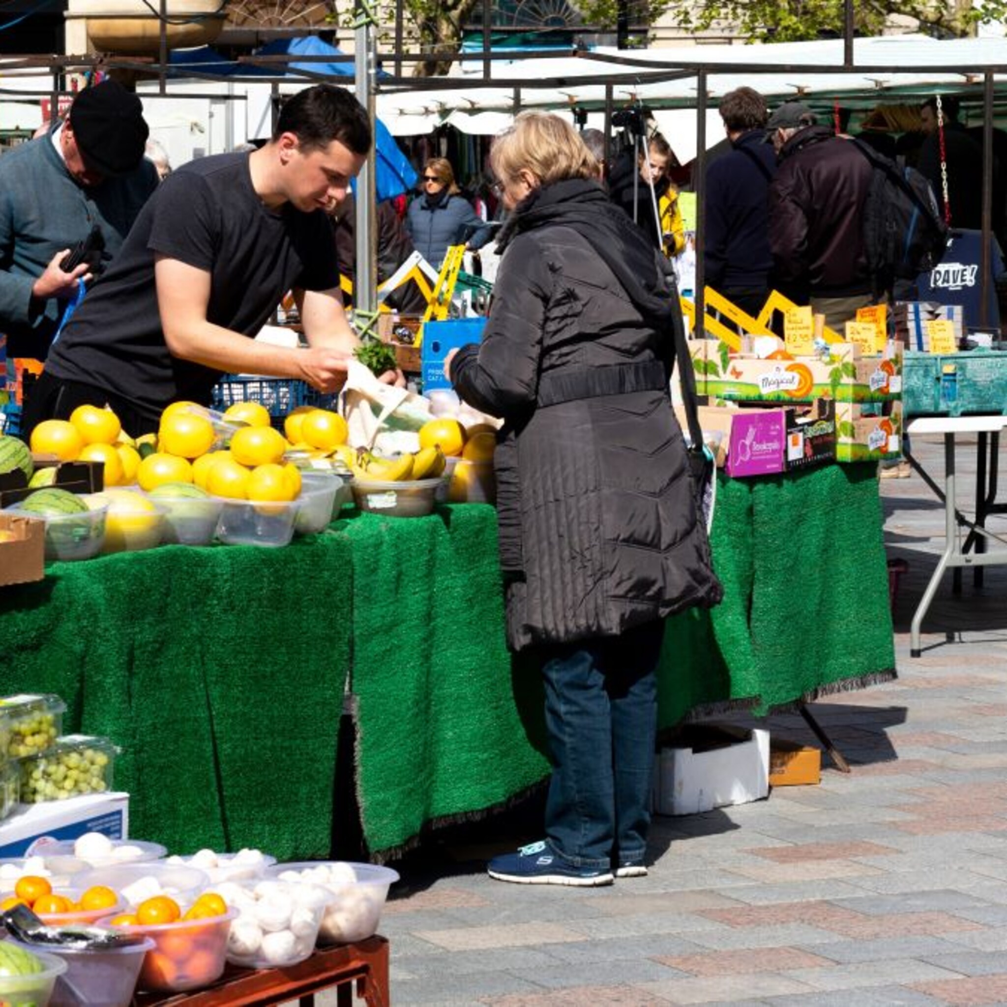 mkb nederland ondernemers dragen onmisbaar bij aan bestaanszekerheid en lokale samenleving