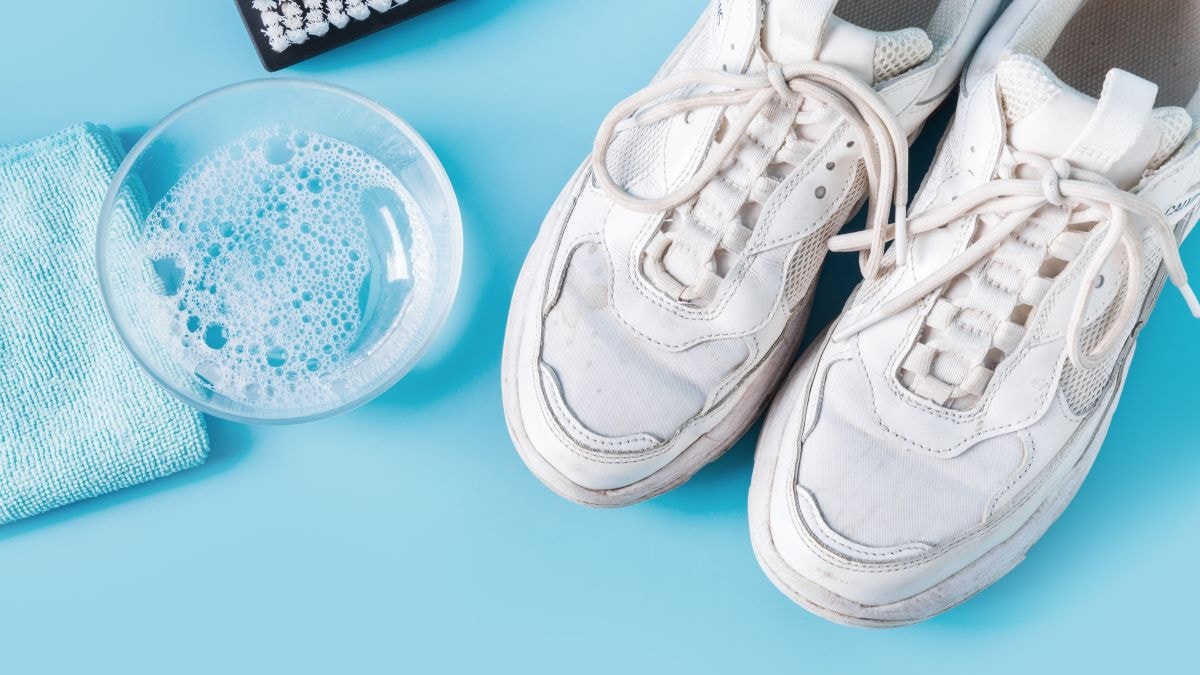 Oude sneakers weggooien? Dat hoeft niet dankzij WEAR. Shutterstock