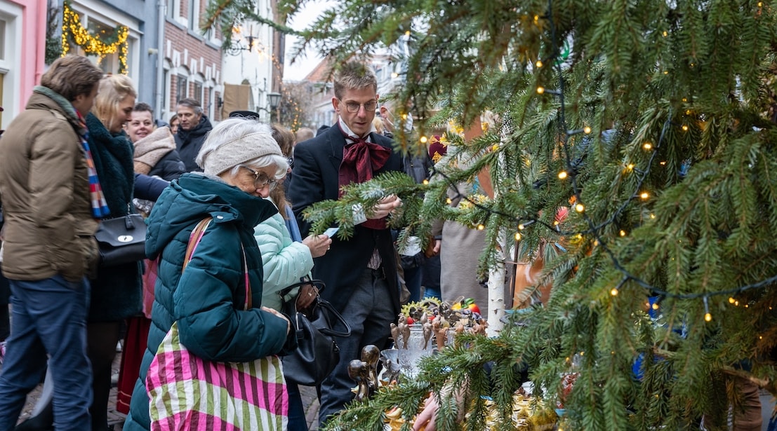 Kerstmarkt in Deventer, december 2022. Shutterstock