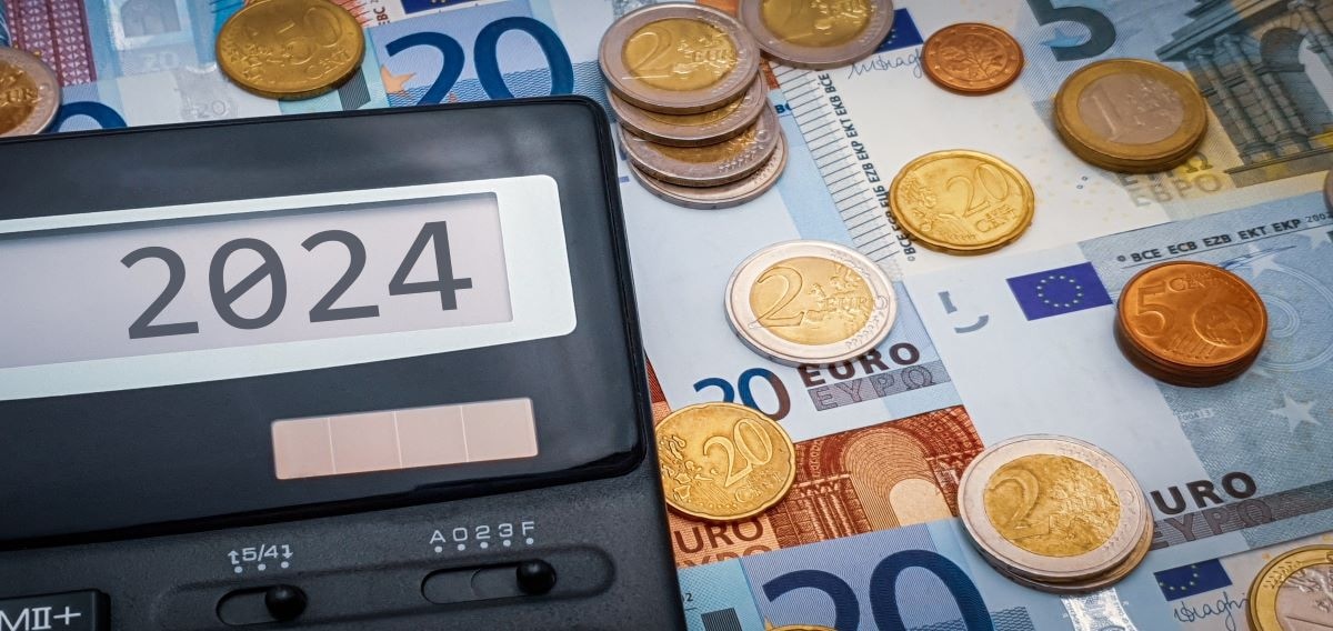 Werkgeversorganisaties pleiten voor een matigere loongroei in de komende tijd. Shutterstock