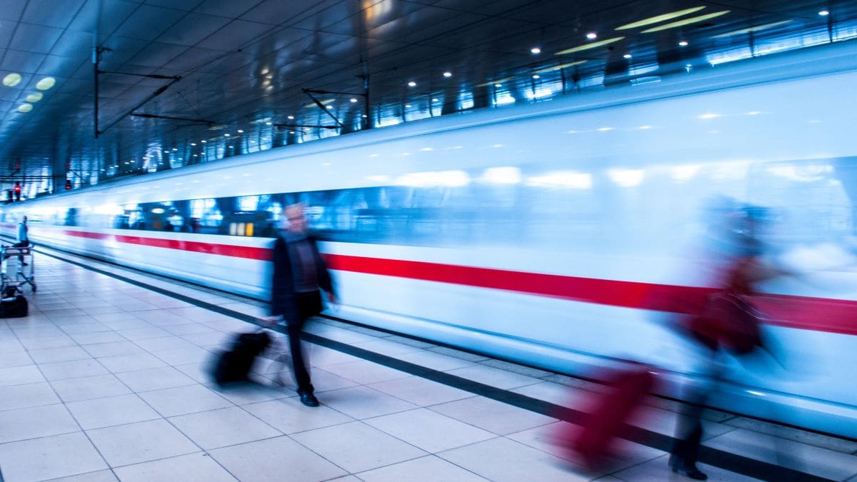De groeiende vraag naar treinreizen uit het bedrijfsleven geeft energie om te versnellen. Shutterstock