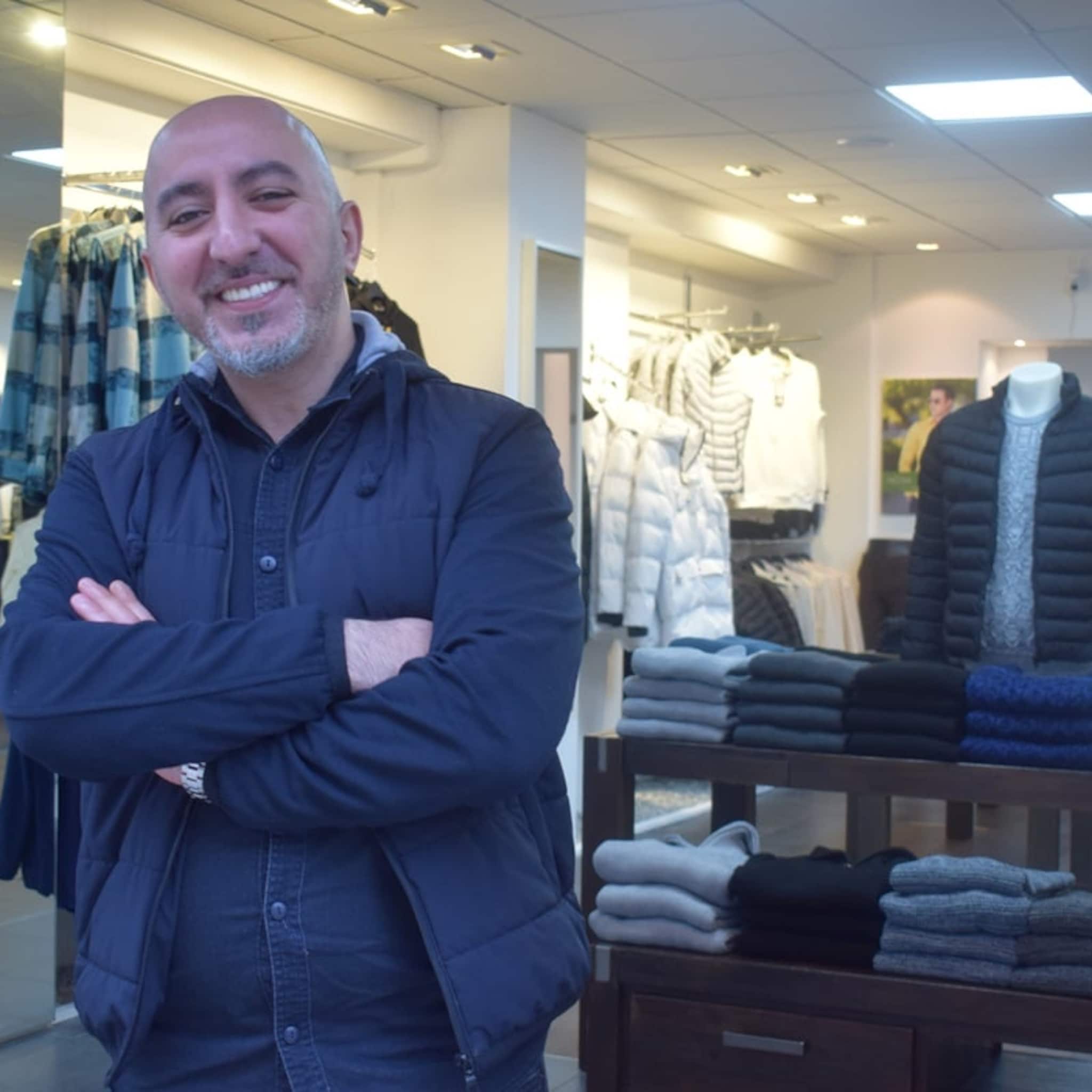 ibrahim reist elke dag met plezier van rotterdam naar zijn winkel in tilburg
