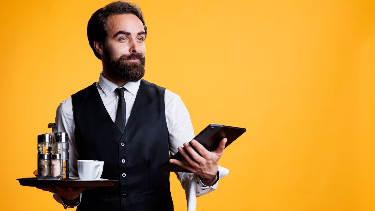 'Misschien moesten we maar eens een 1 euro toeslag rekenen en het de ‘horeca-euro van Den Haag’ noemen.' Shutterstock