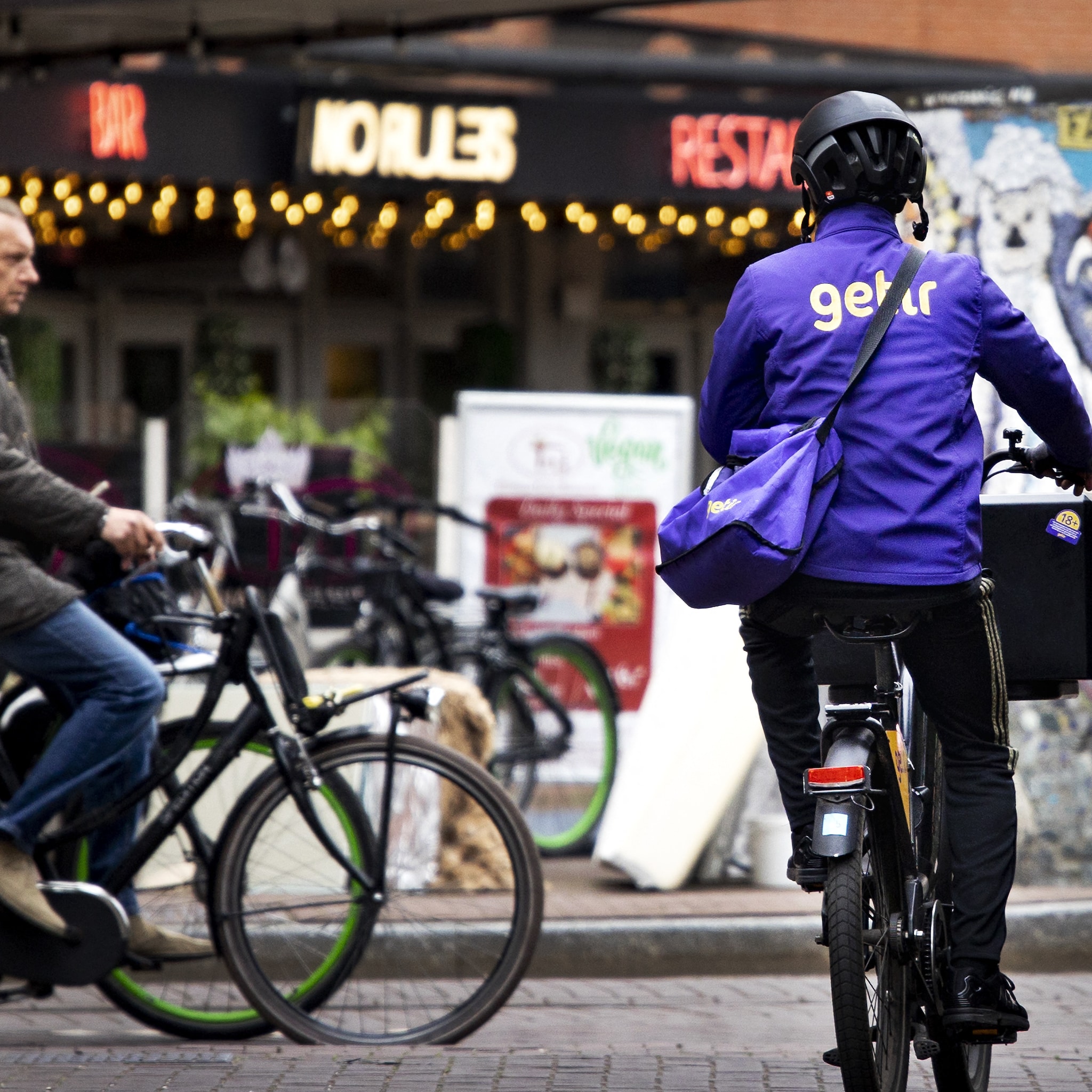 flitsbezorgers konden de 10 minutenbelofte niet waarmaken het is gewoon geen grote markt
