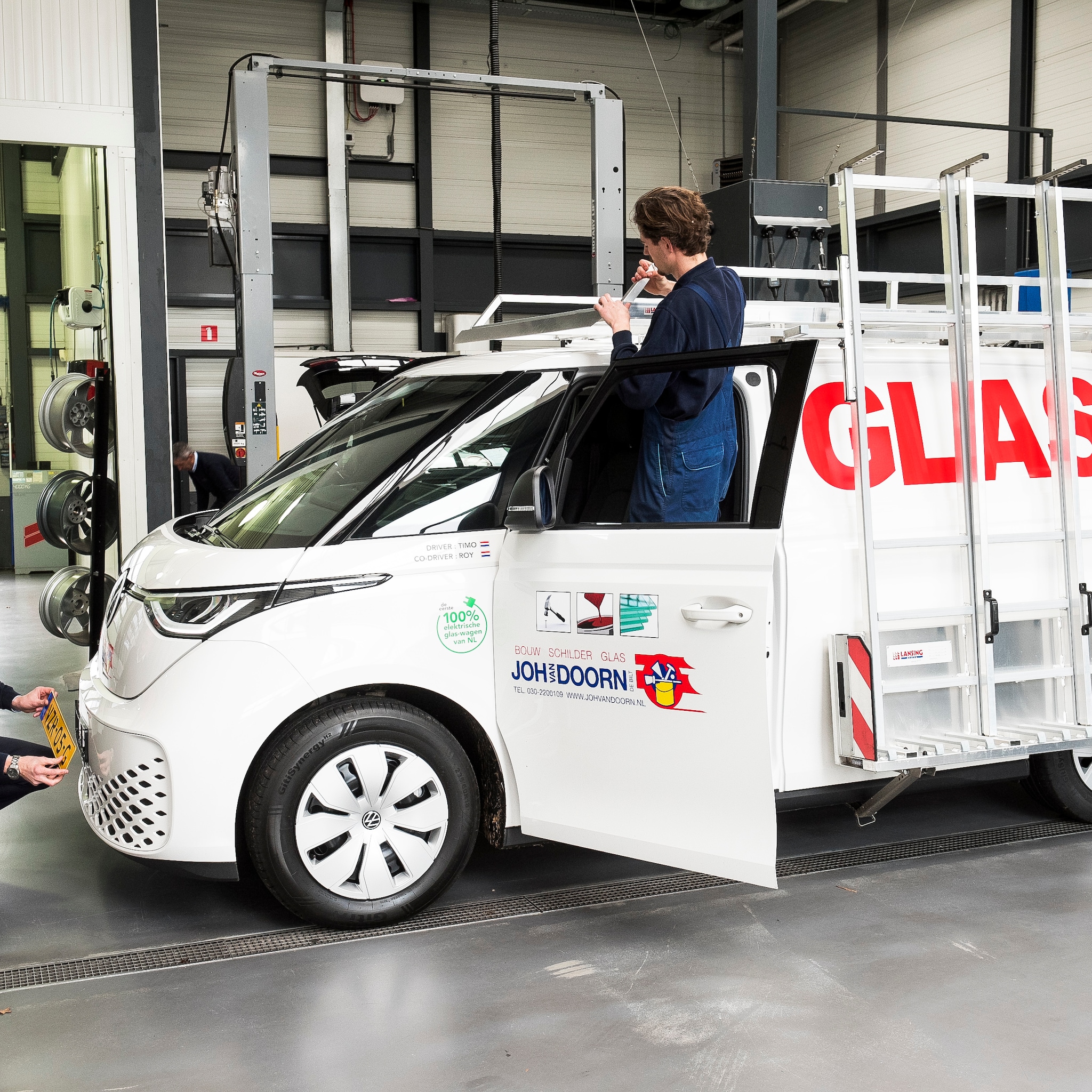 alleen groen de binnenstad in dit bedrijf is pionier met elektrische glasbus