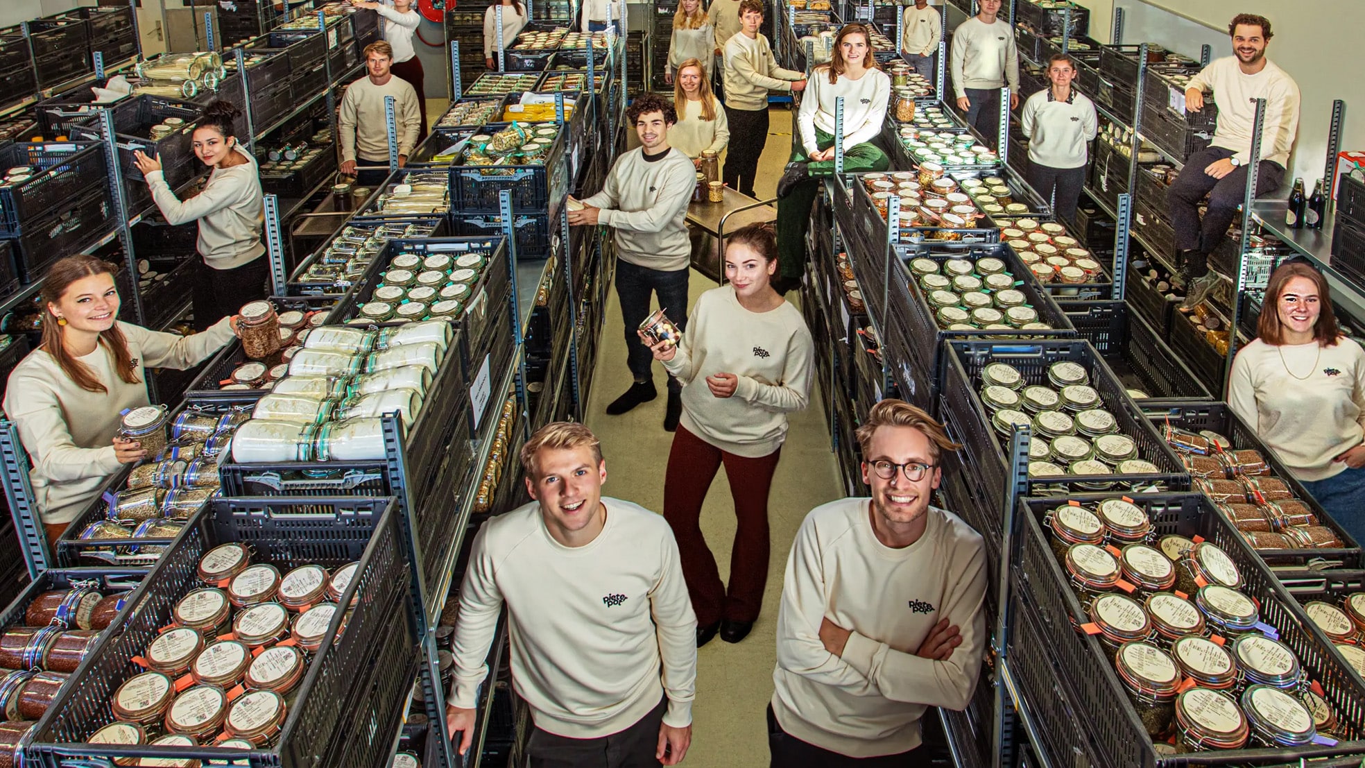 Martijn Bijmolt en Jouri Schoemaker in het magazijn van Pieter Pot. Pieter Pot
