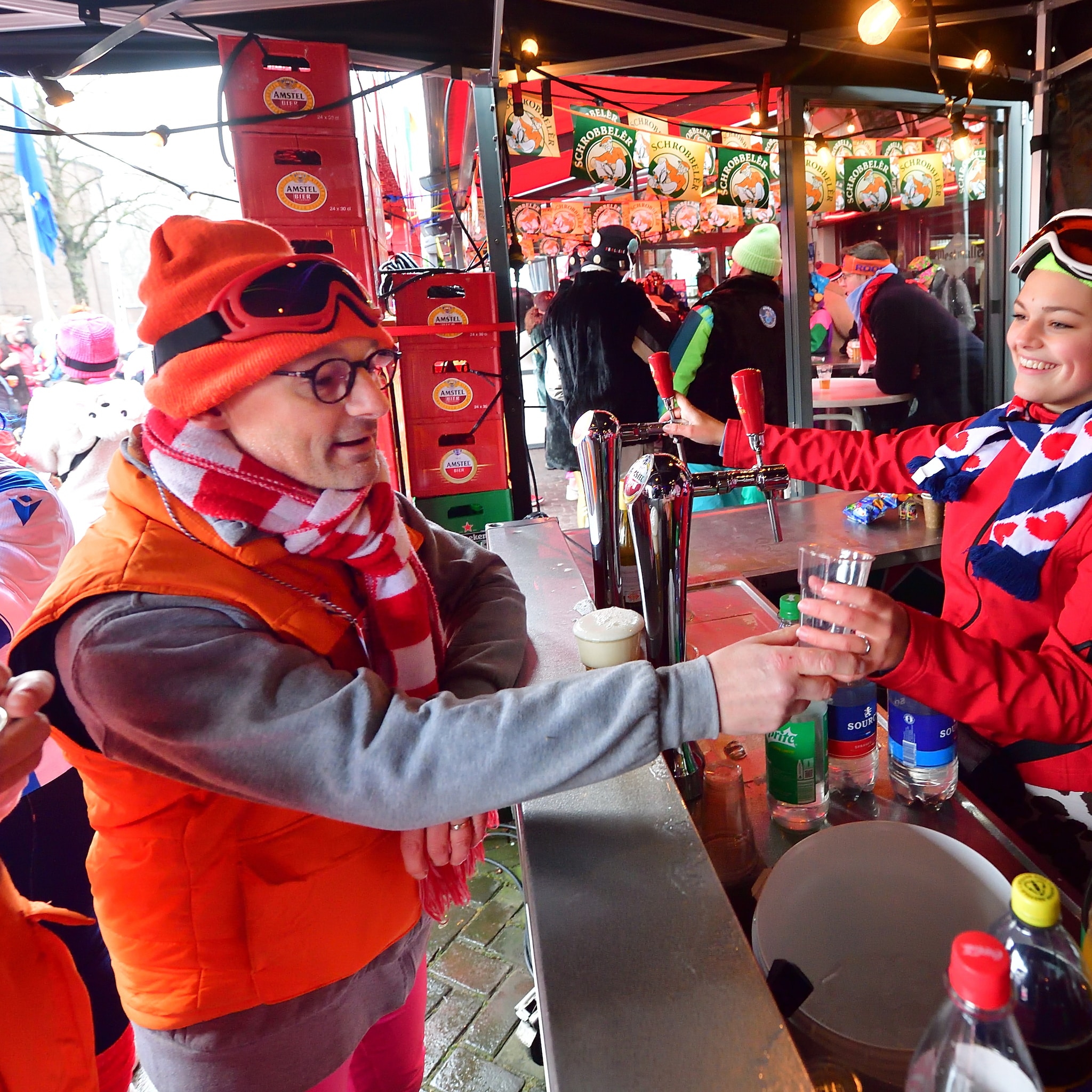 carnaval plastic bekers inzamelen roosendaal bergen op zoom etten leur zevenbergen