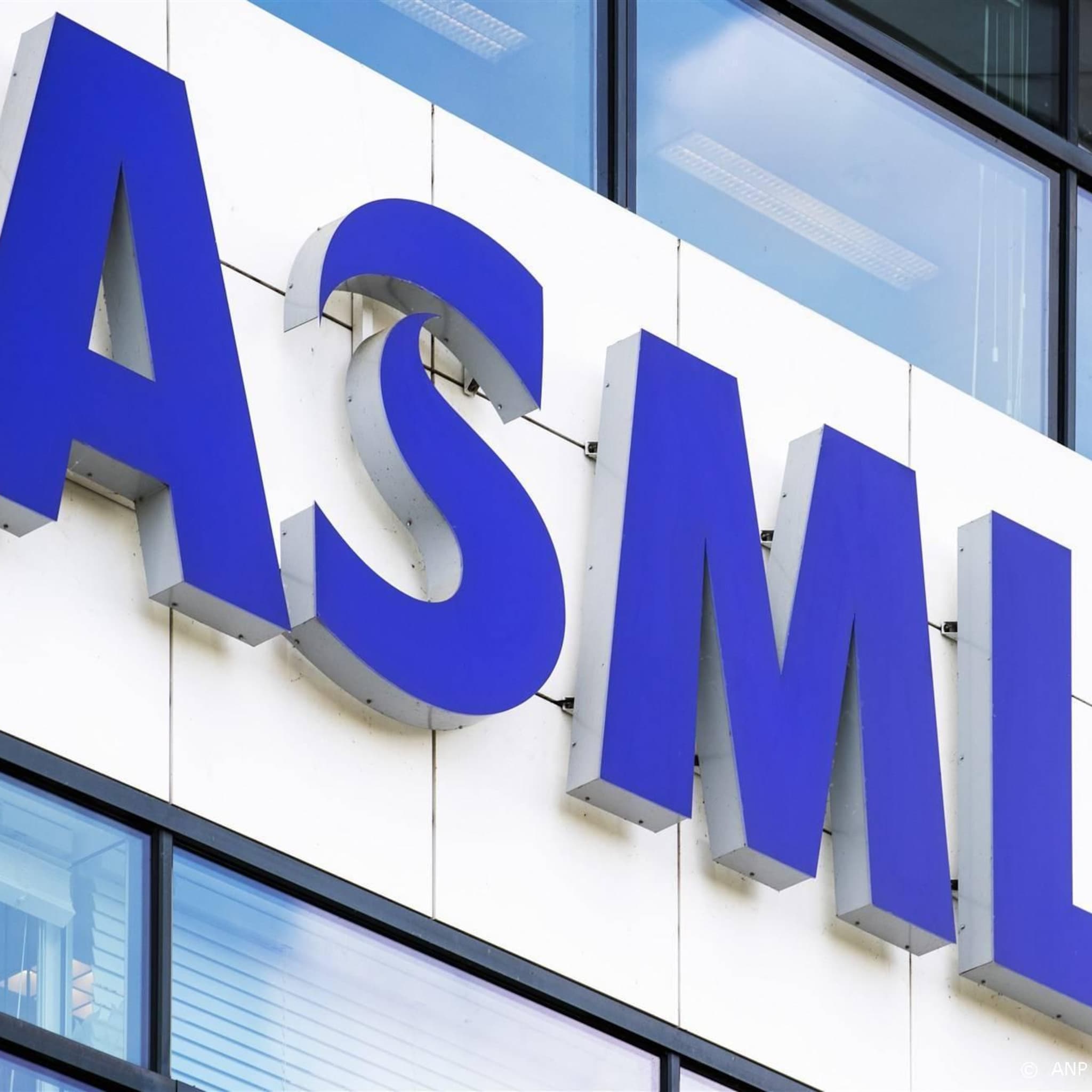 asml op kop in aex sligro onderuit na cijfers