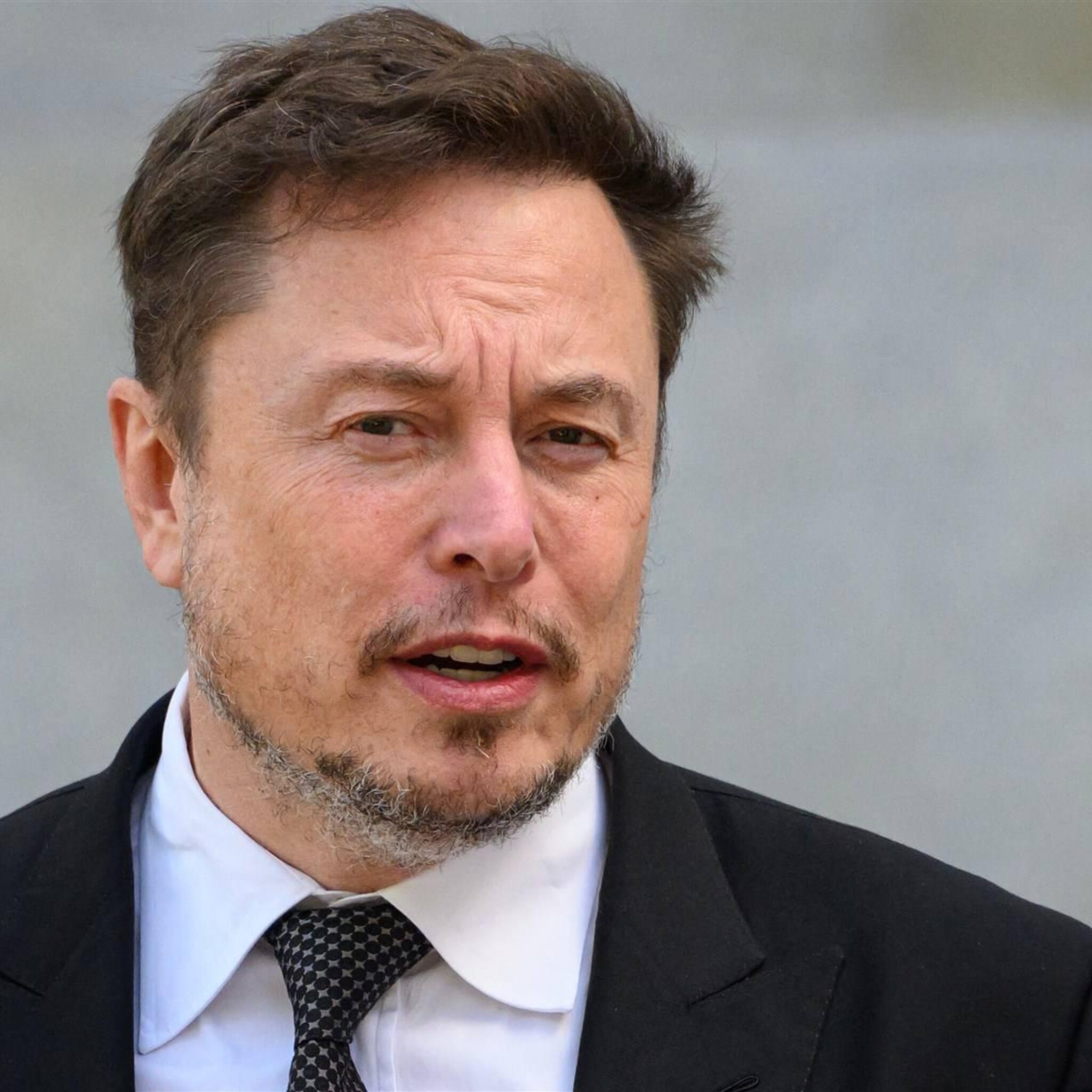 musk 16 miljard armer na koersval tesla door tegenvallende cijfers
