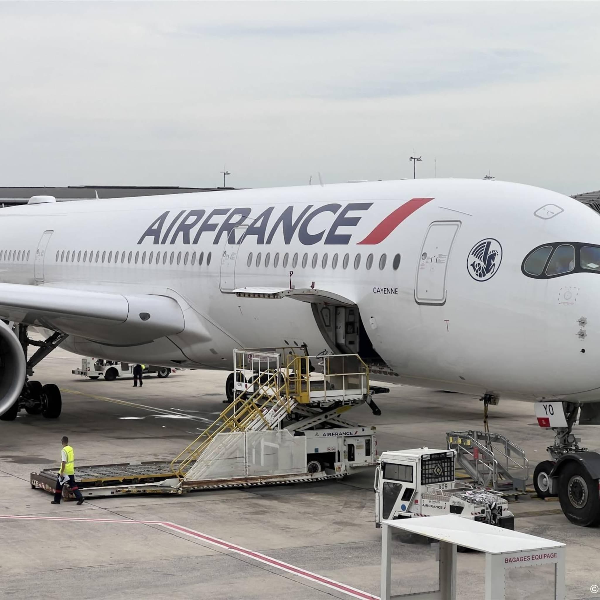 krant air france verlaat tweede luchthaven van parijs