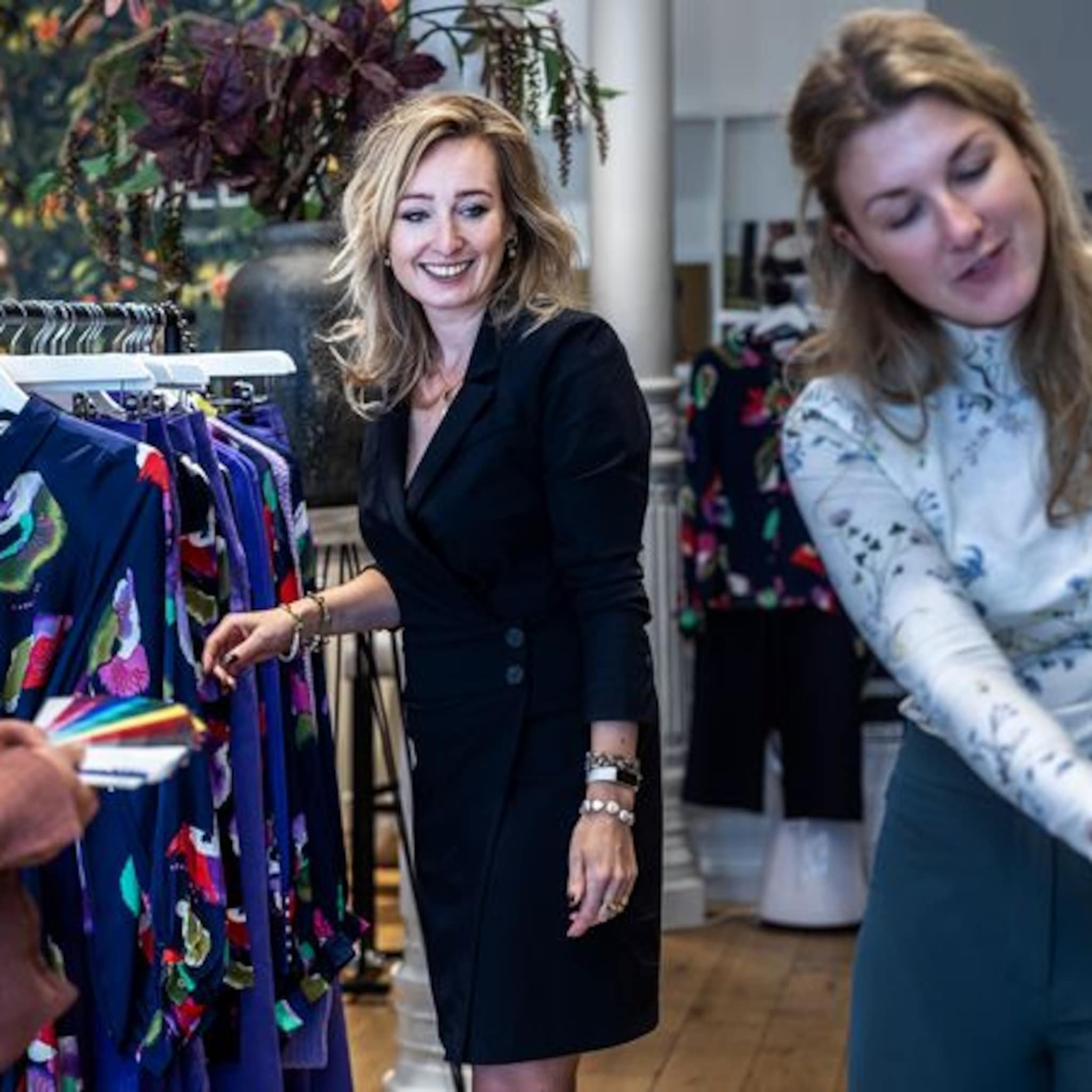modewinkel lindsey kreeg tijdens corona klap op klap maar bloeit dankzij hulp als nooit tevoren