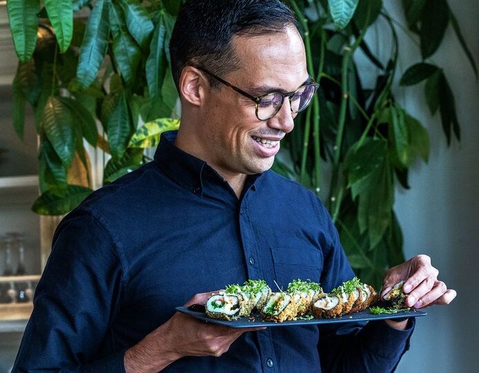 Hiroshi Tsujimaru, operationeel manager van Crushi, Crunchy Roll Sushi. Foto: AD/Angeliek de Jonge.