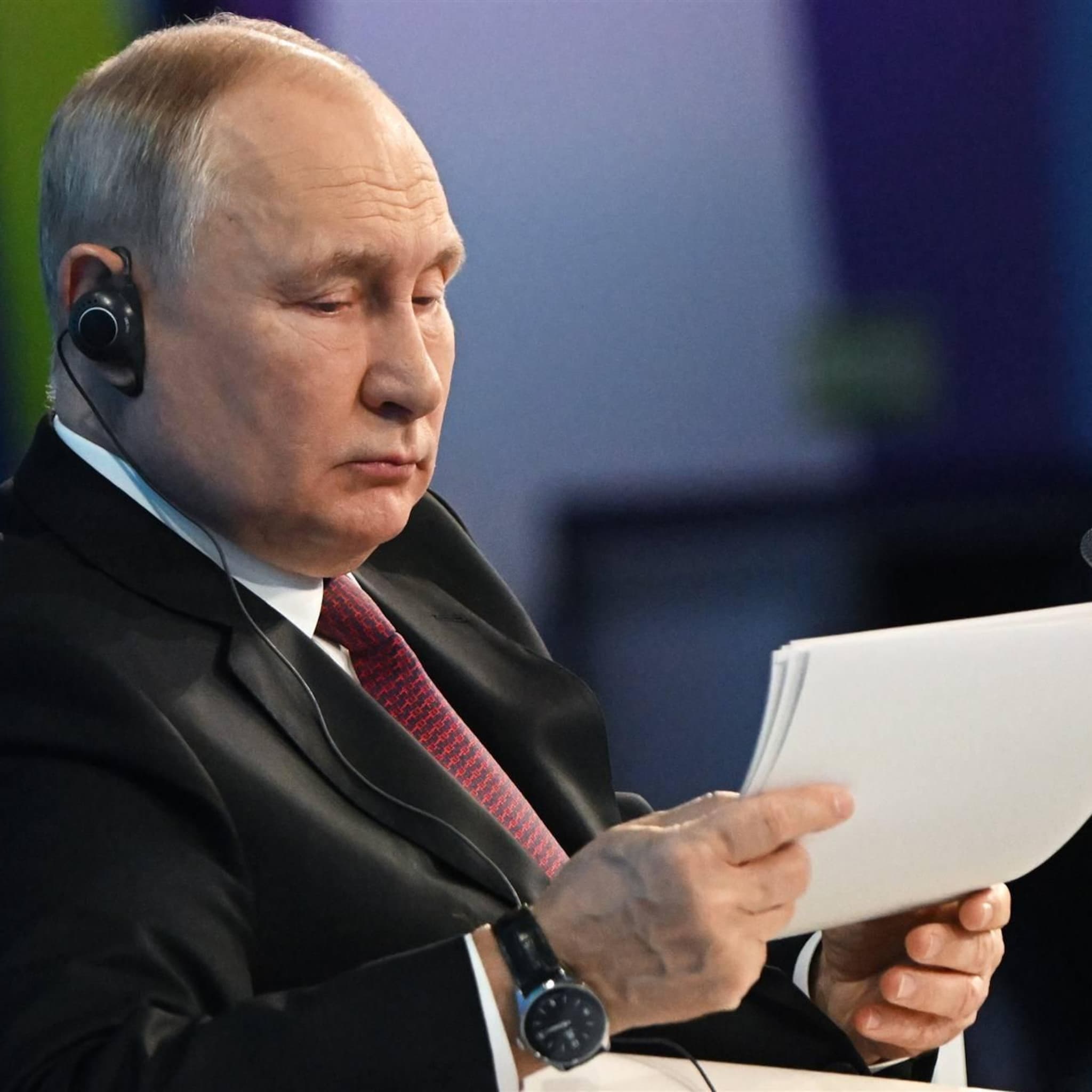 kremlin grijpt in om waarde roebel te stutten