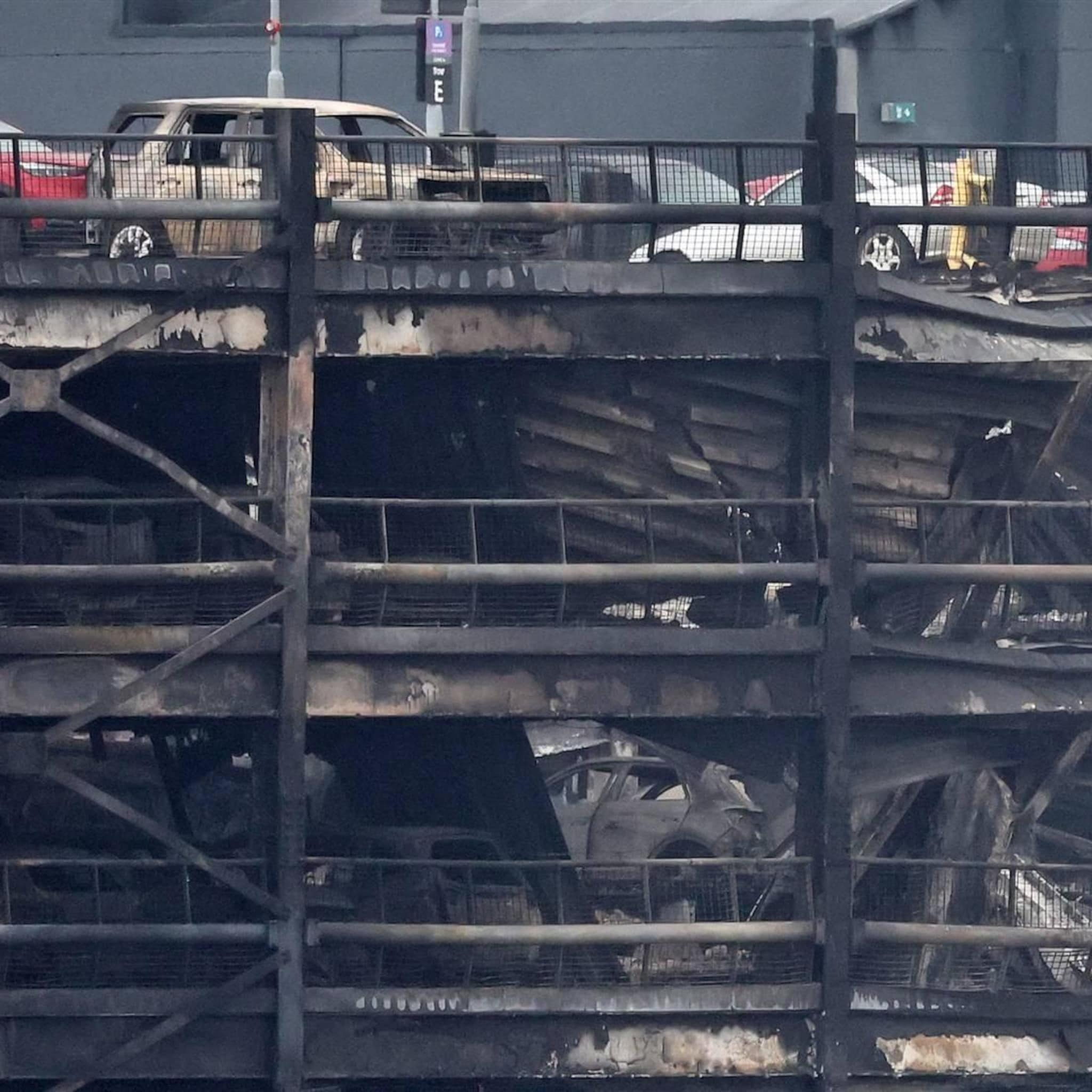 brand parkeergarage luton airport geblust en onder controle