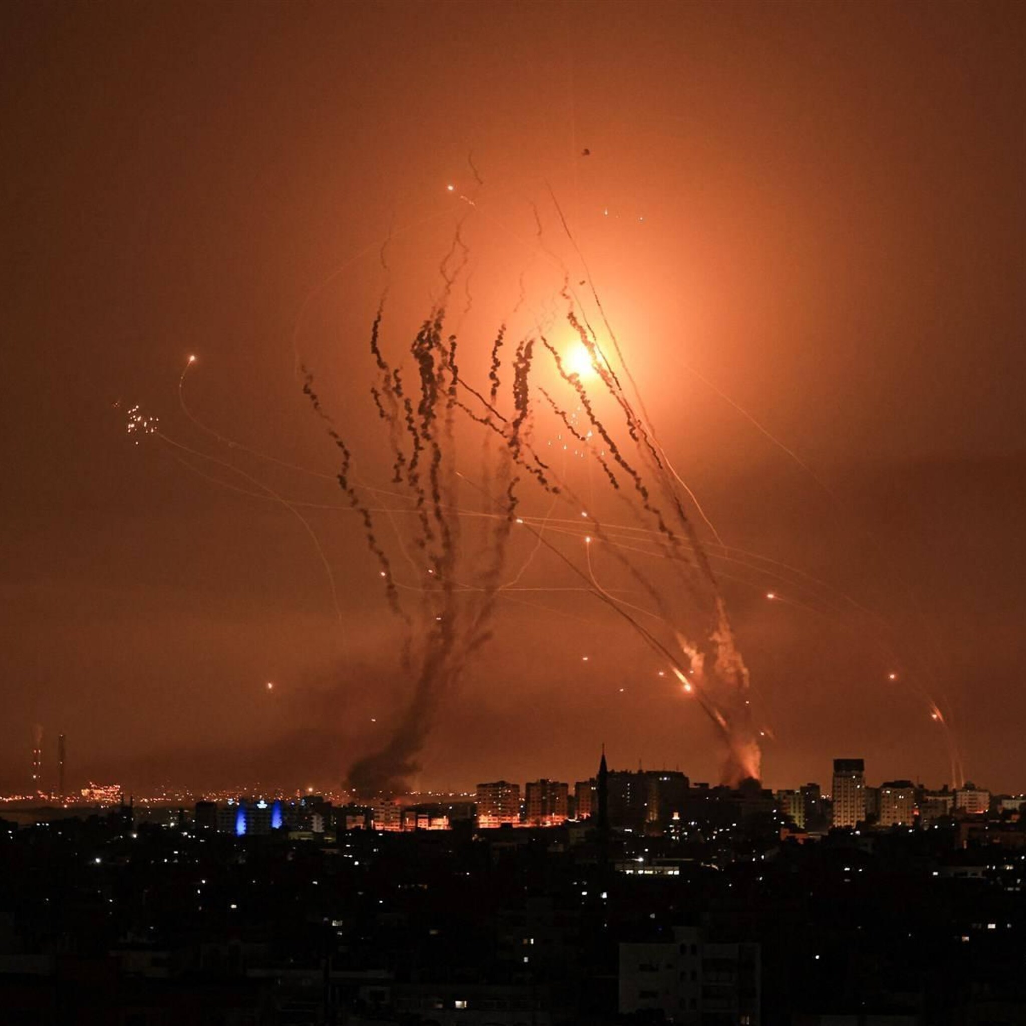 olieprijzen stijgen door aanval hamas op israel