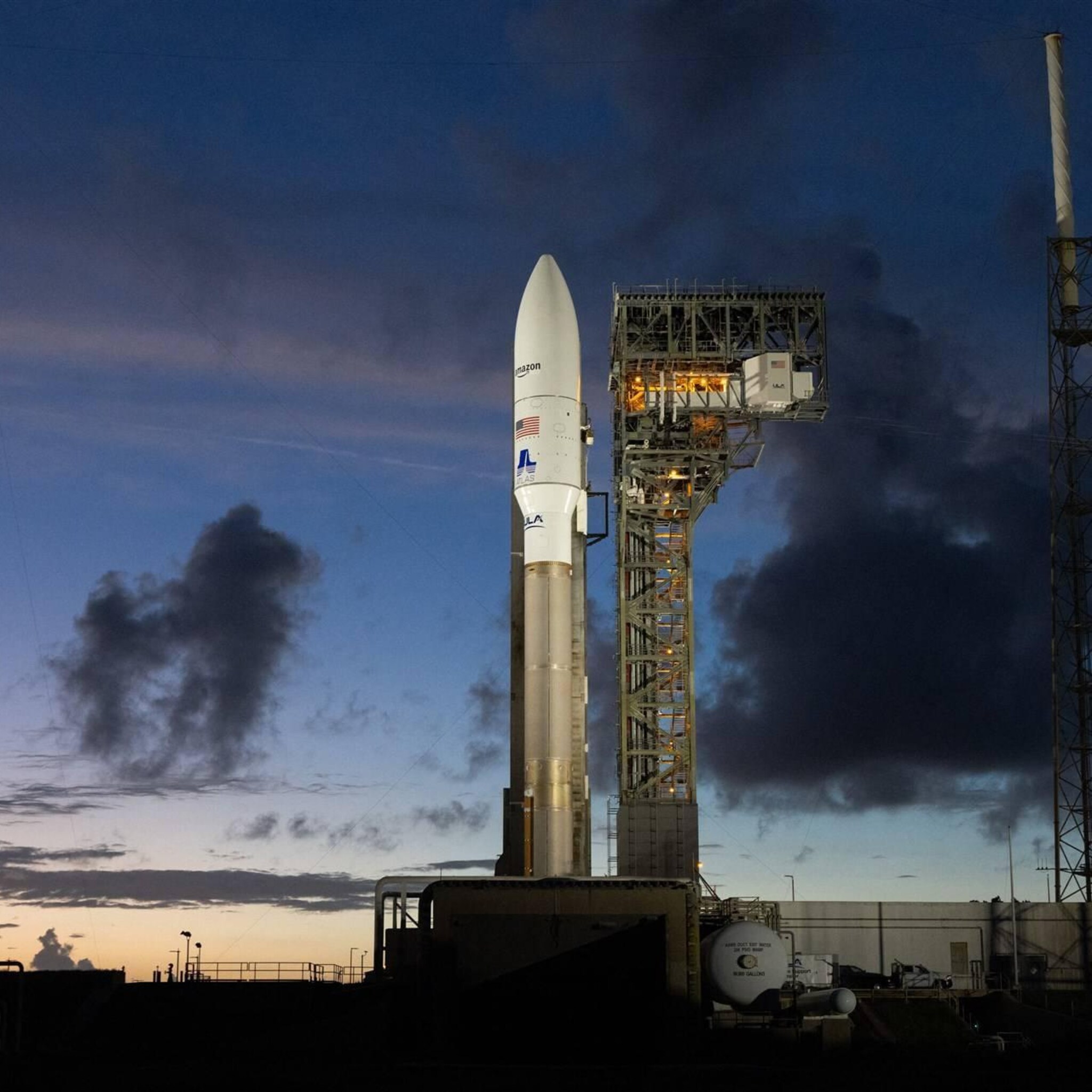 amazon lanceert eerste satellieten voor starlink concurrent