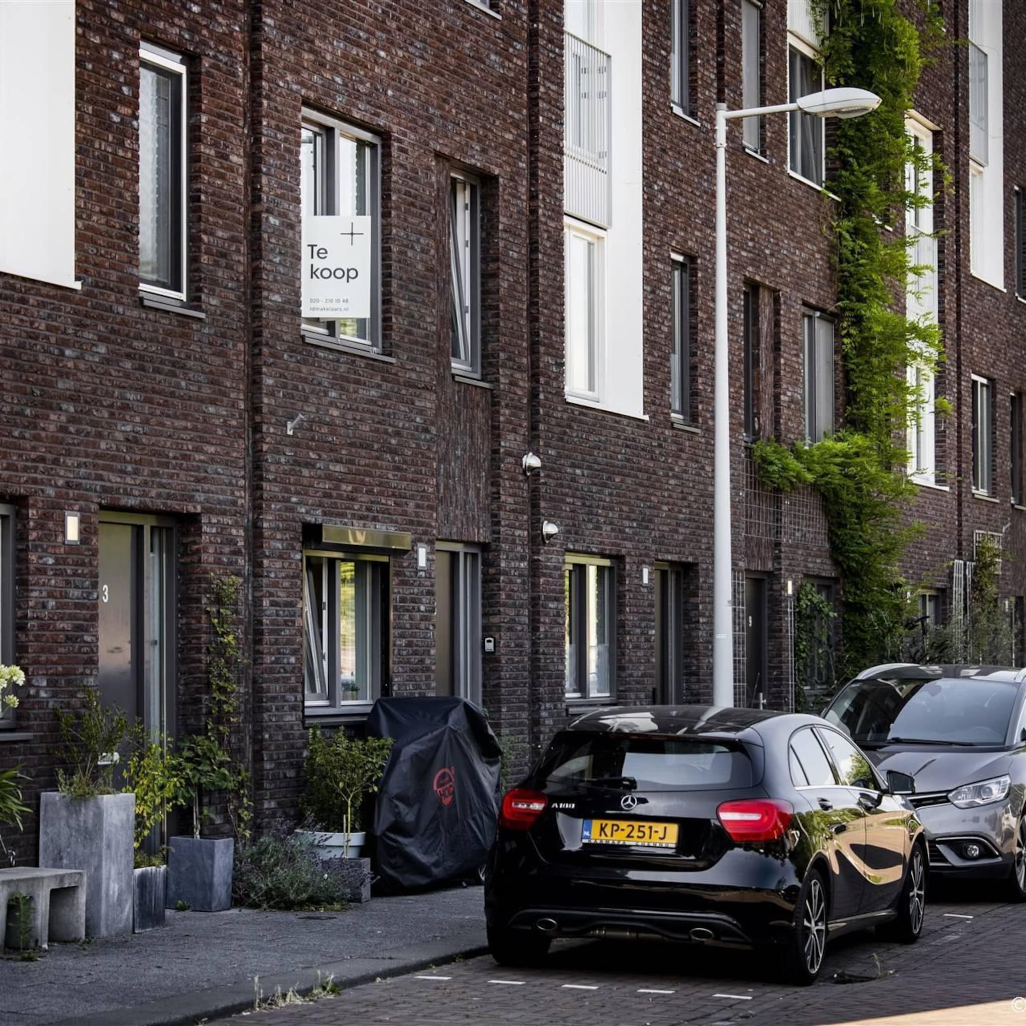 makelaars zien weer felle strijd starters om tussenwoning