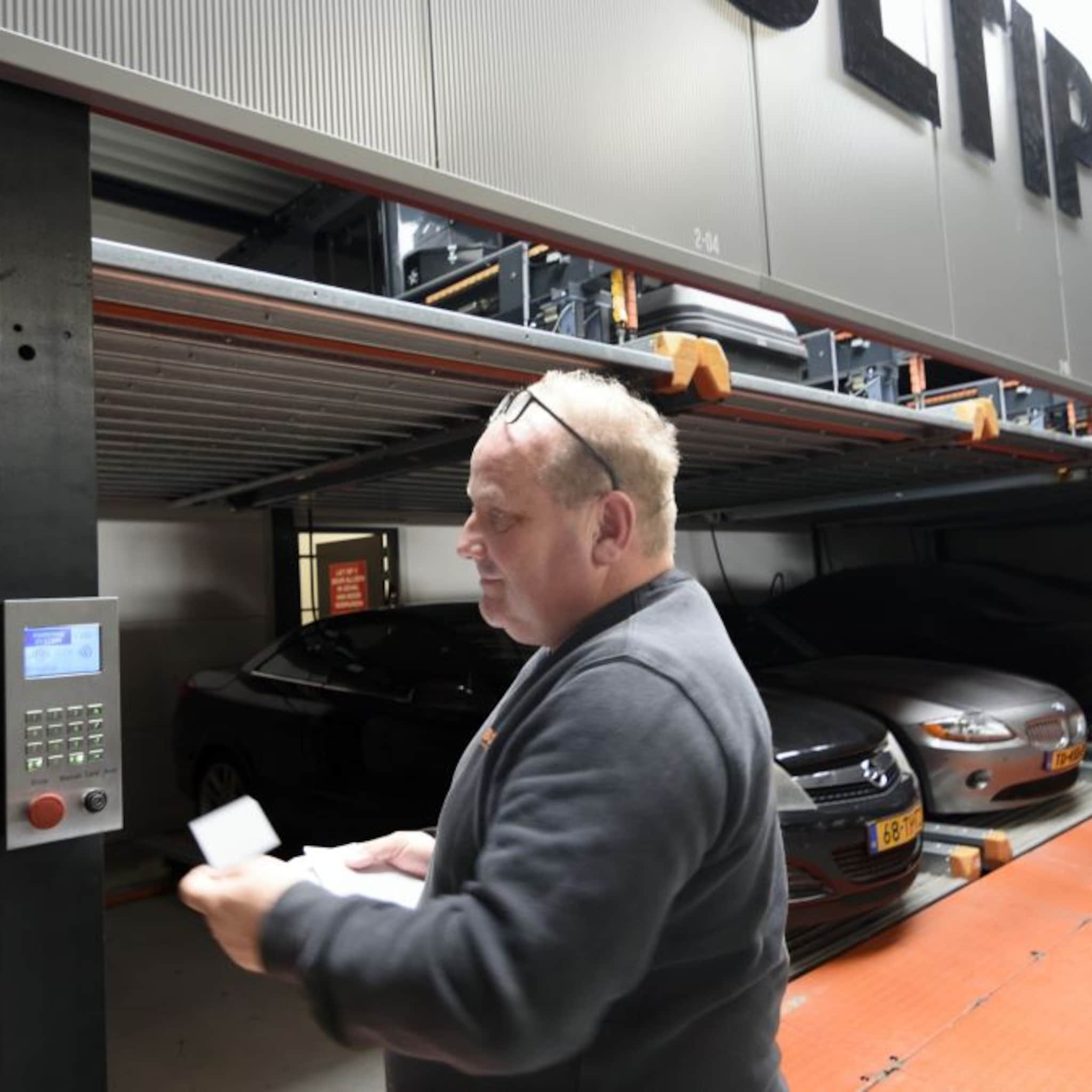 de roterende garageboxen van deze ondernemer zijn mogelijk de toekomst