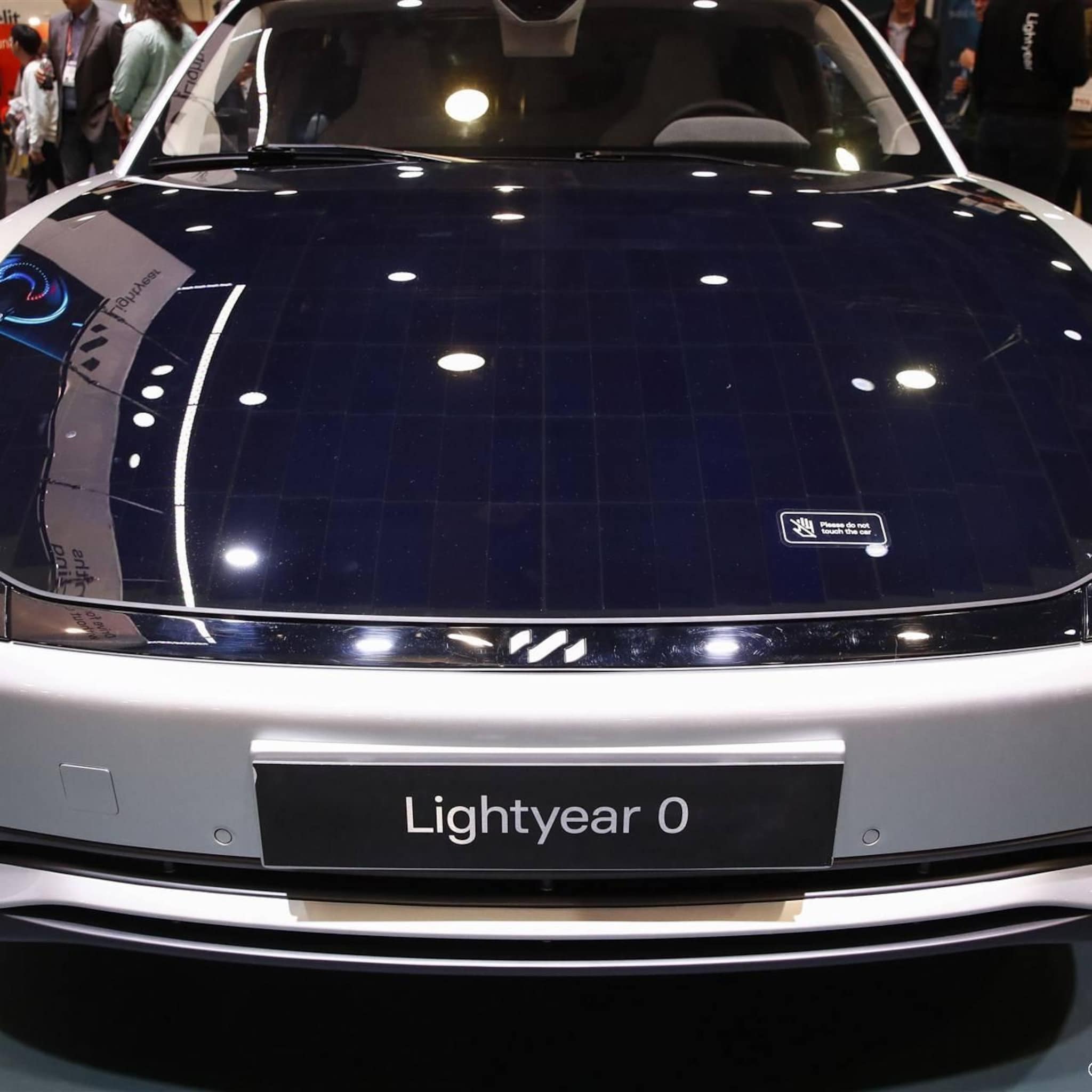 zonneautomaker lightyear richt zich voorlopig niet op zonneauto s