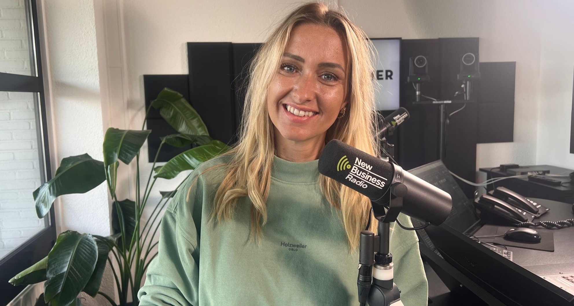 Manon van Essen in de studio van De Ondernemer Live. Foto: New Business Radio