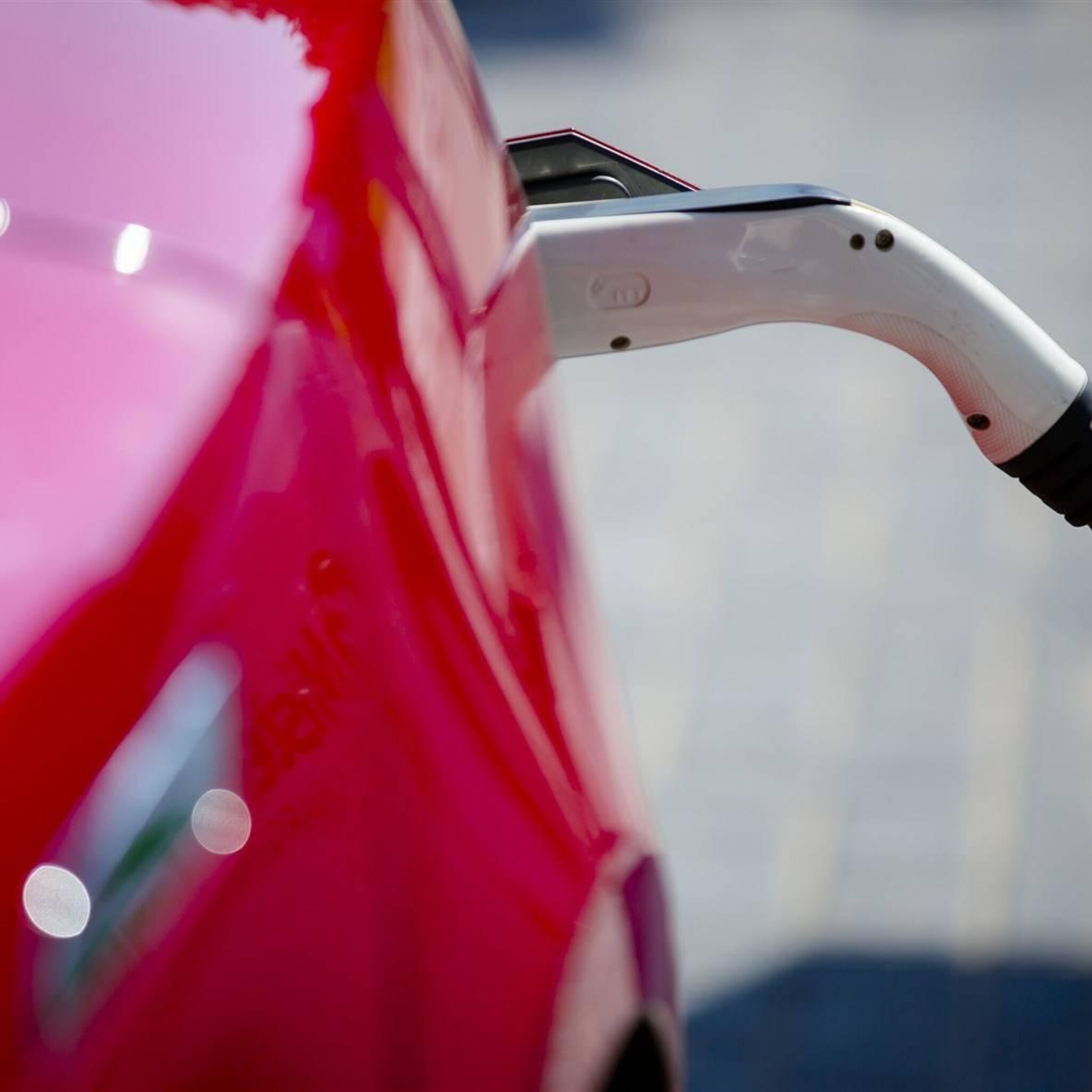 eu chef ook tesla onderzoeken op chinese subsidies stekkerauto s