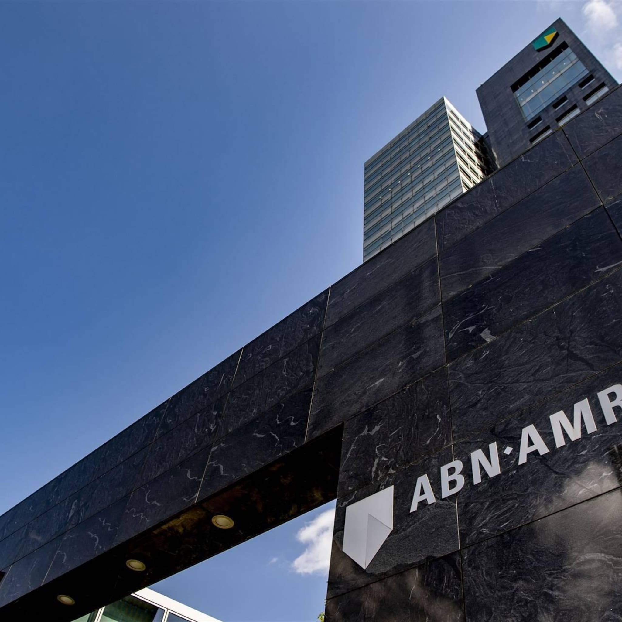 staat nog voor minder dan de helft eigenaar van abn amro