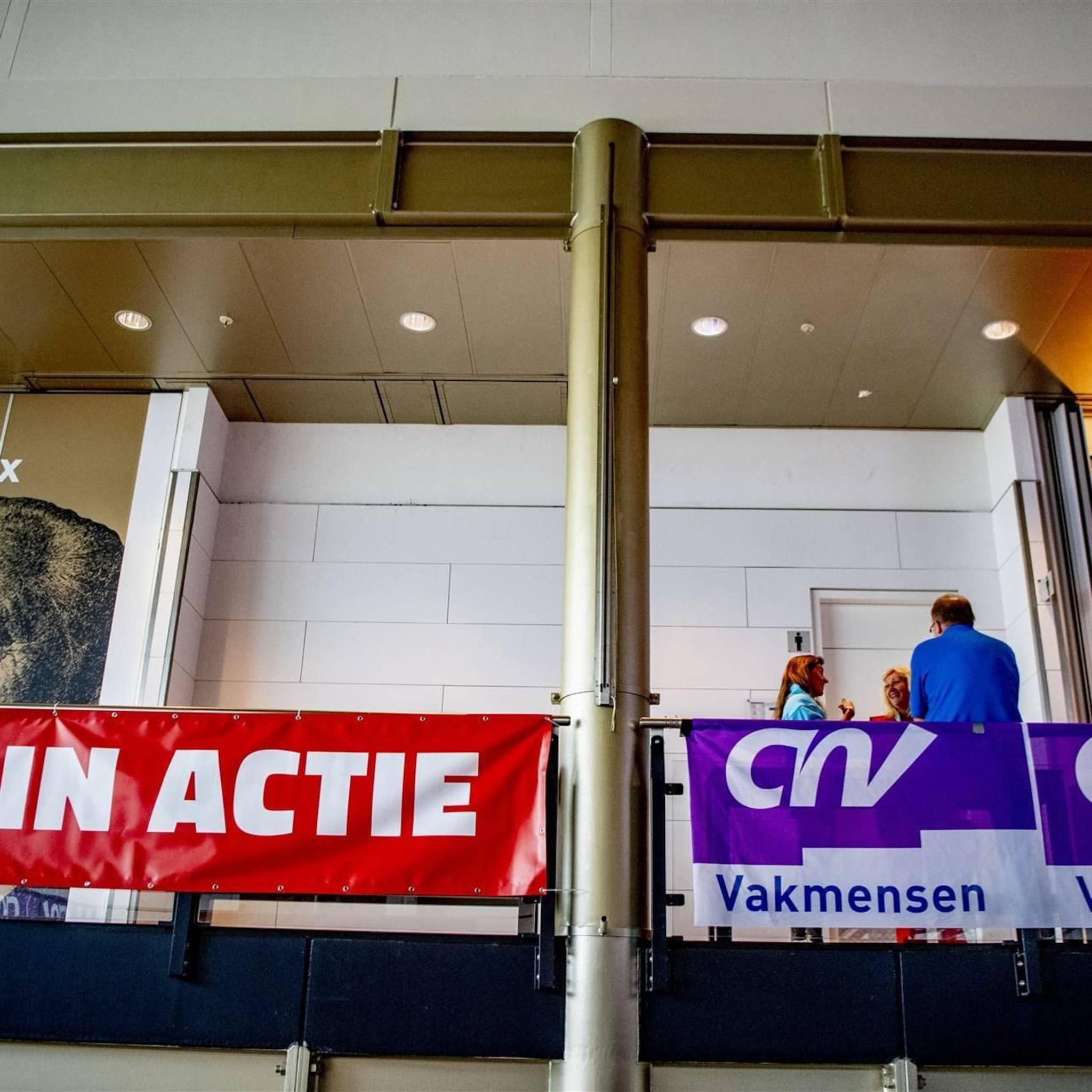 vakbonden blij met verhoging minimumloon fnv wil meer