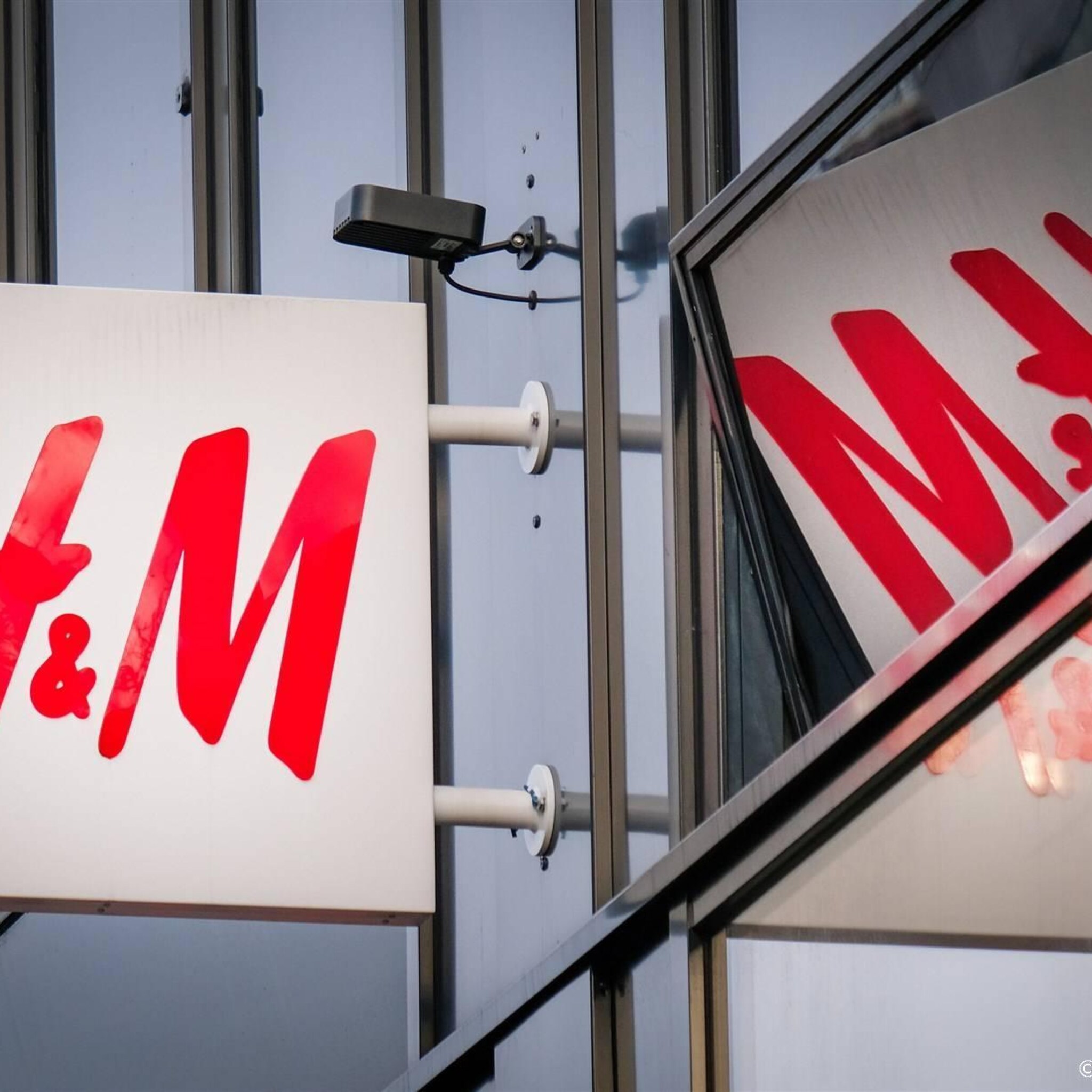 h en m omlaag op zweedse beurs na tegenvallende resultaten