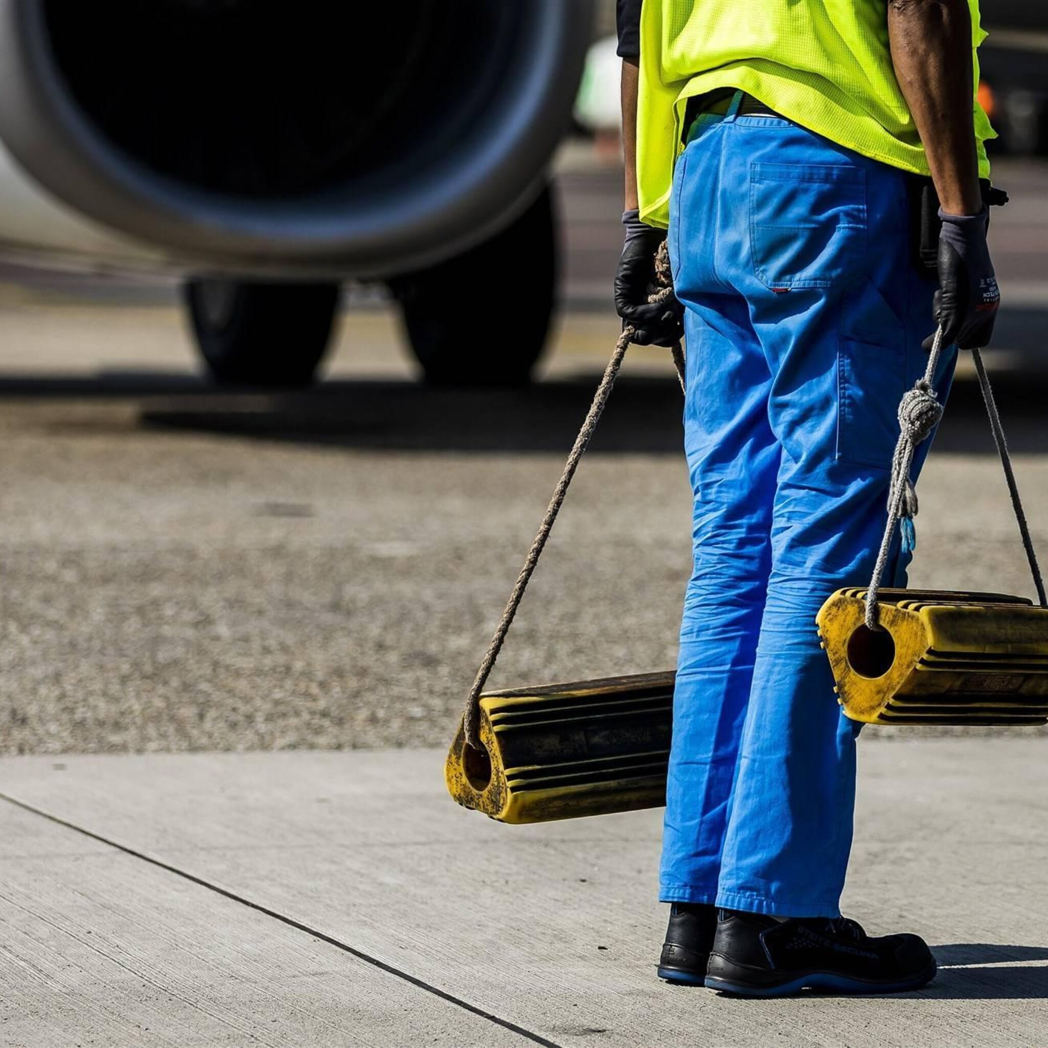 ook fnv schort acties bij grondpersoneel klm voorlopig op