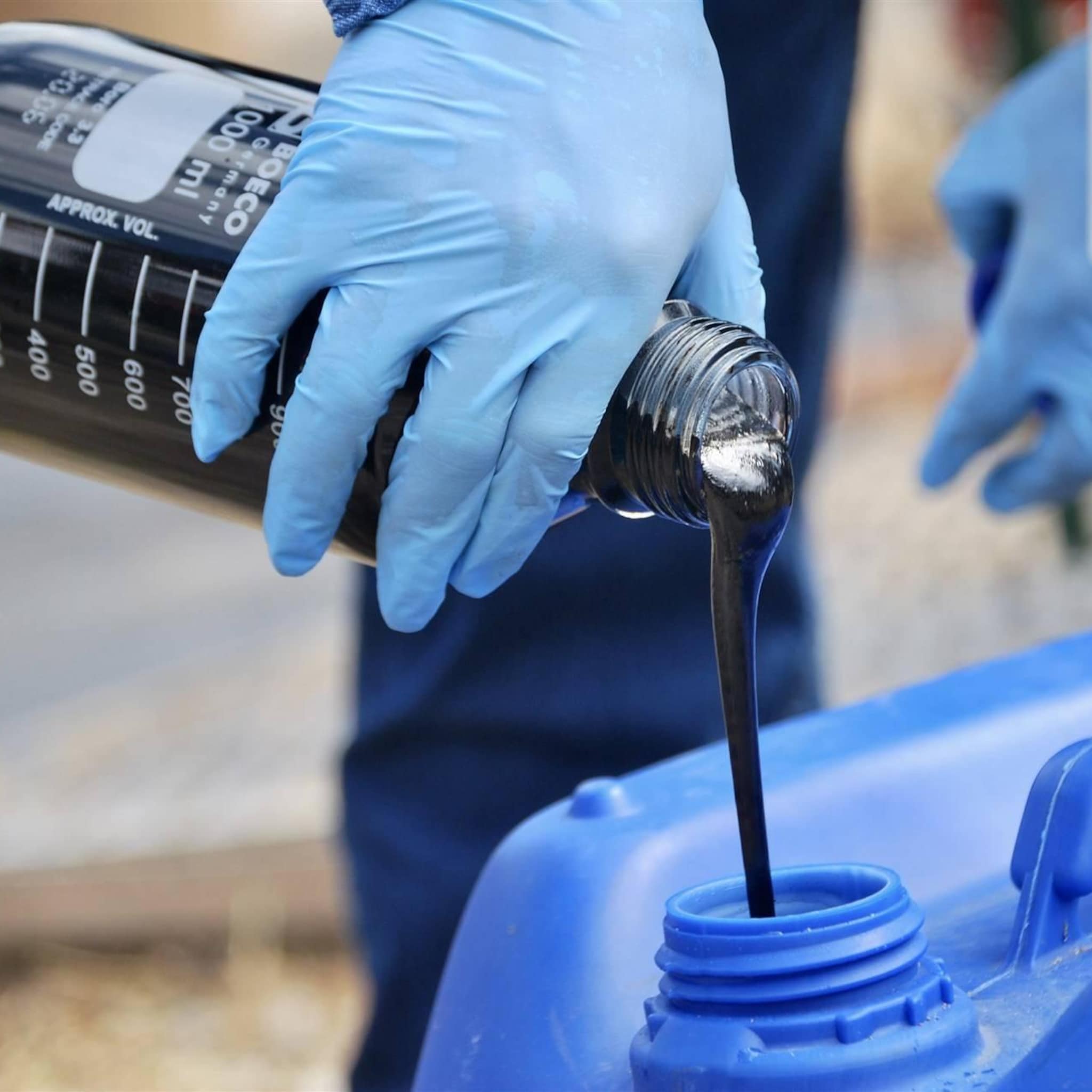 iea waarschuwt voor olietekort door beperkingen oliekartel