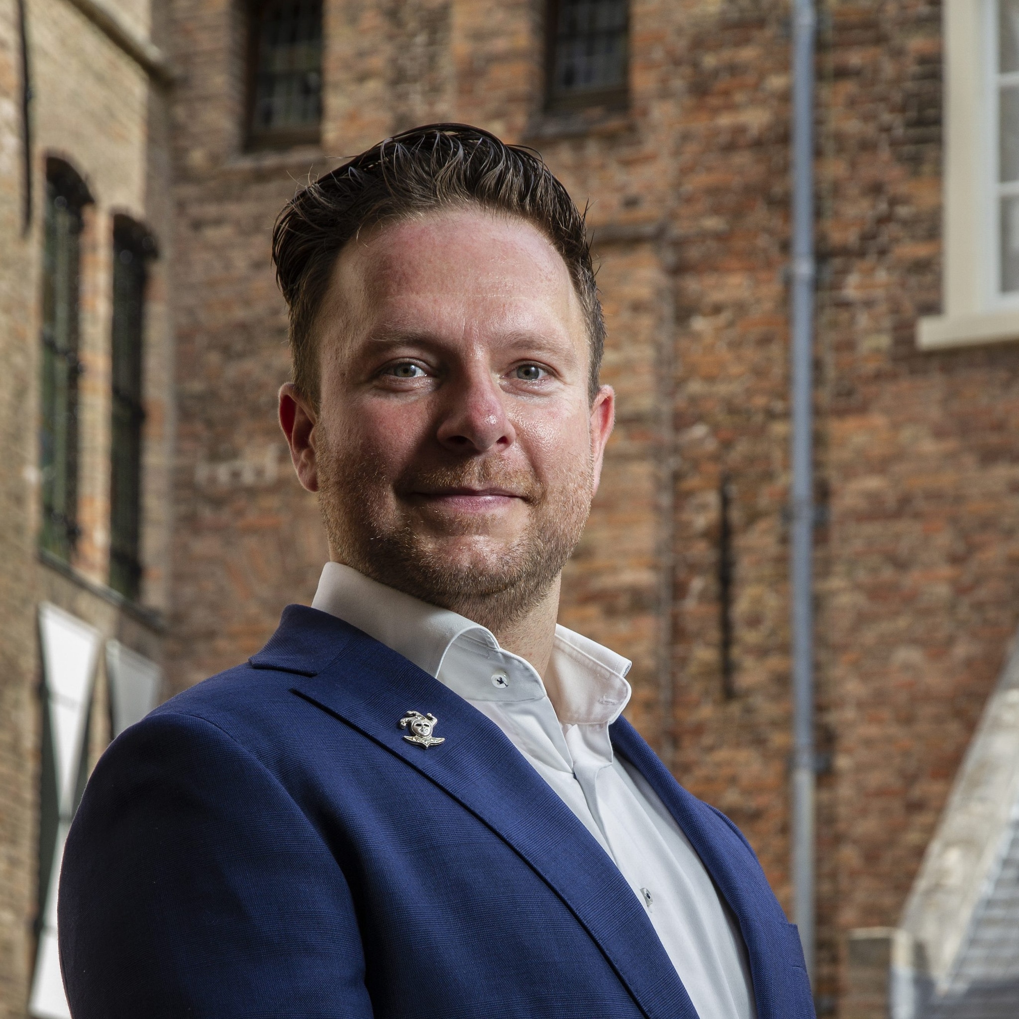 zo werd overhandiging handboek hofnar een heus hofnarrenfeest