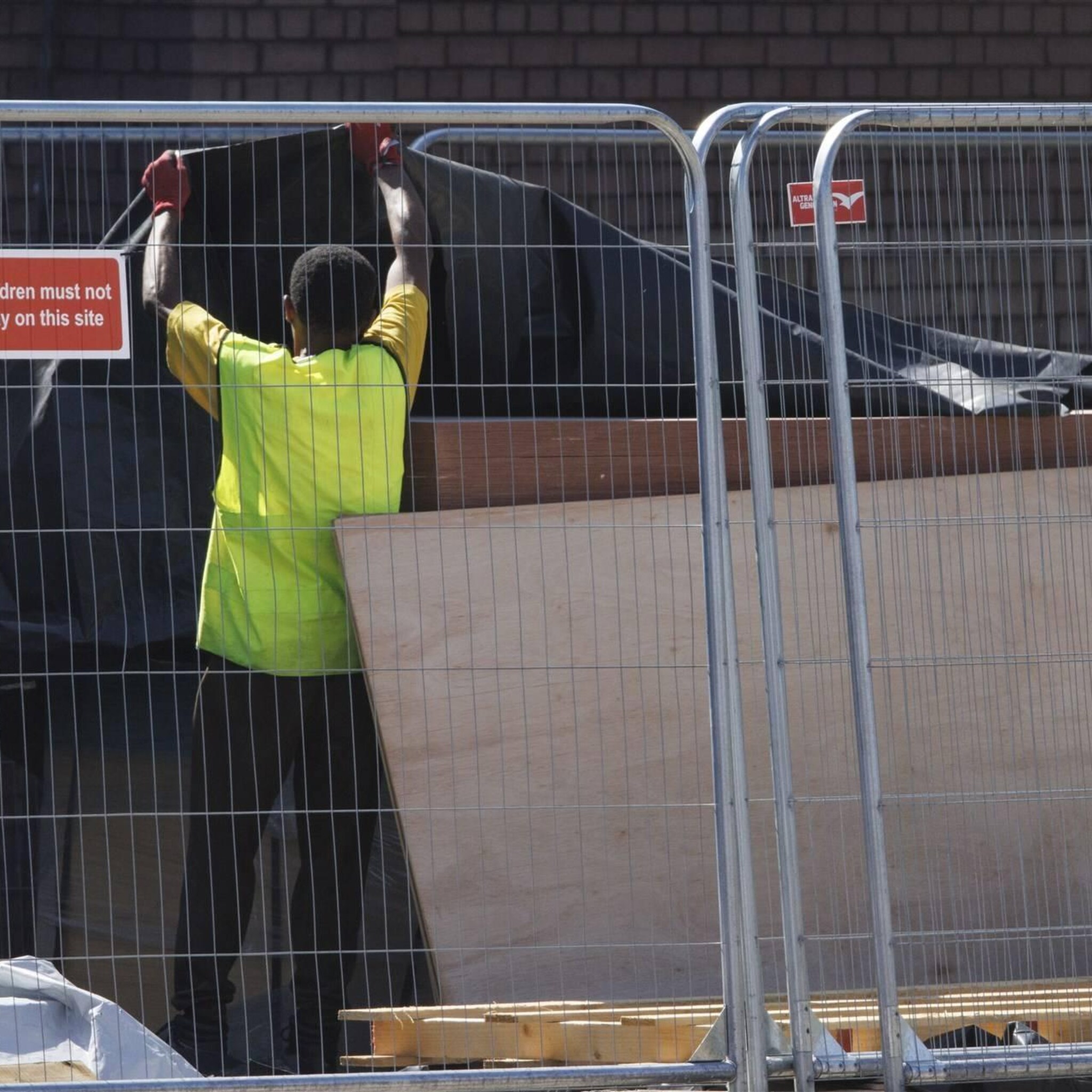 britse betoncrisis treft na scholen ook londense luchthavens